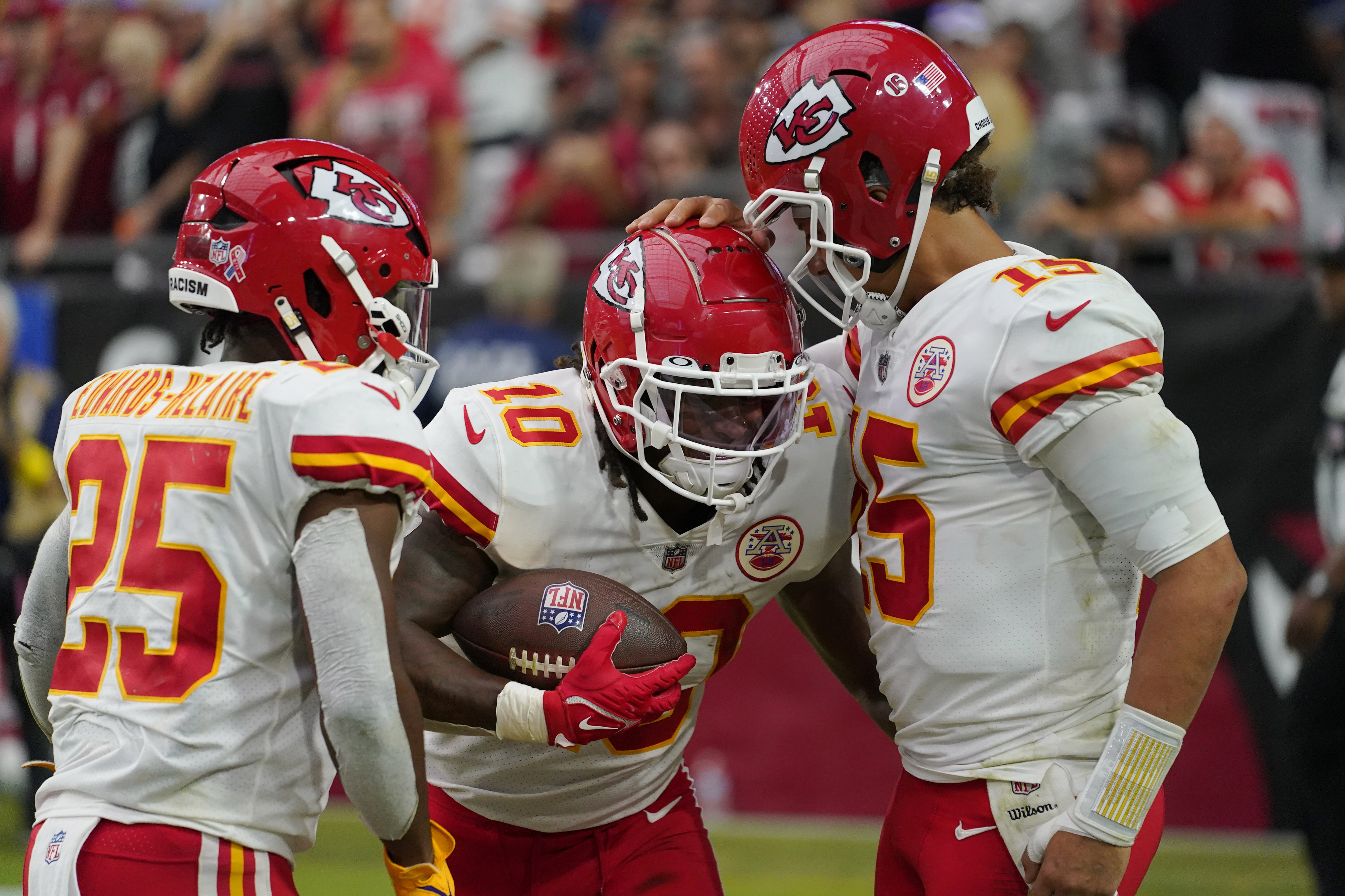 Mahomes makes sure Isiah Pacheco gets first touchdown ball