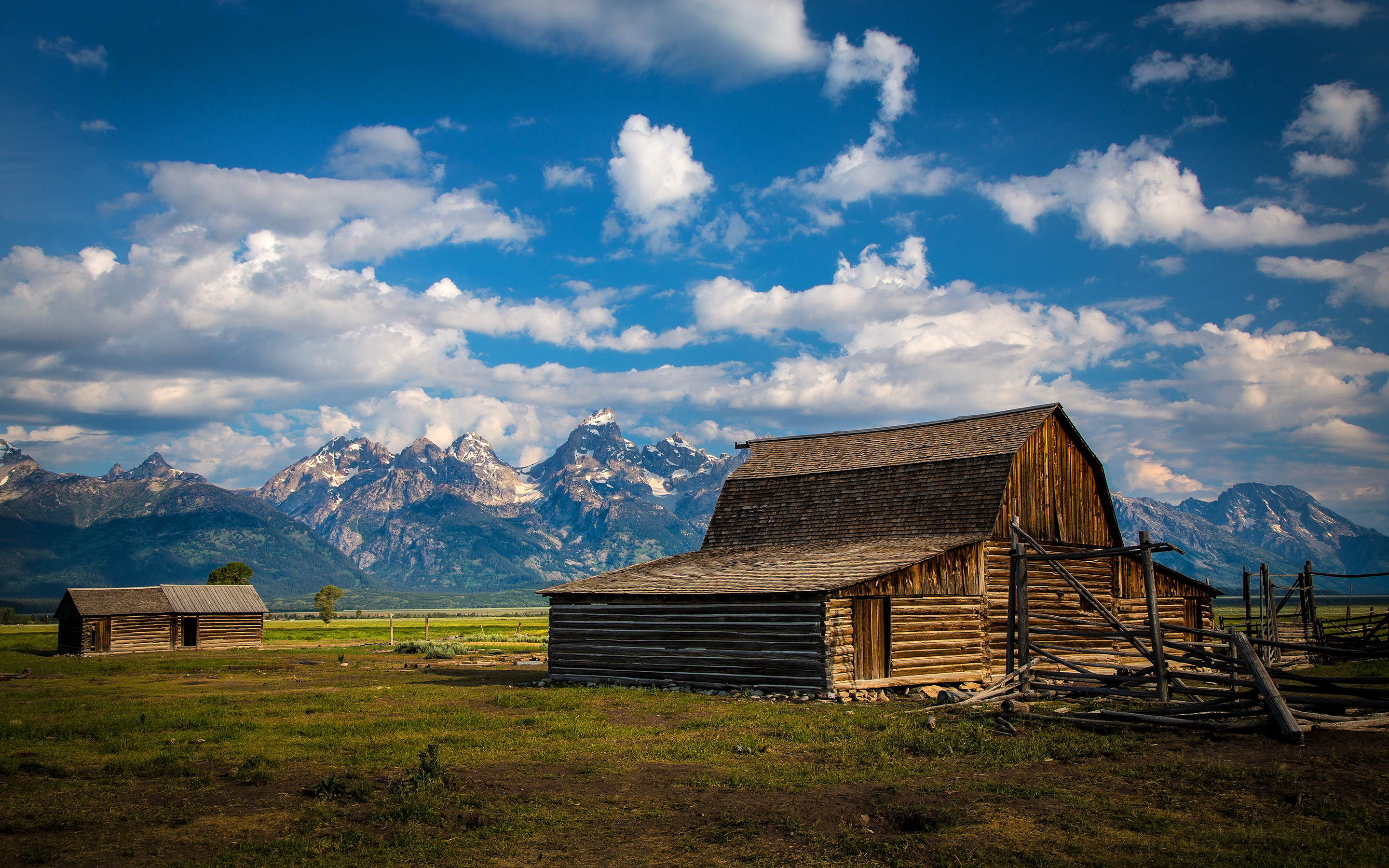 Old Farm Buildings Wallpaper