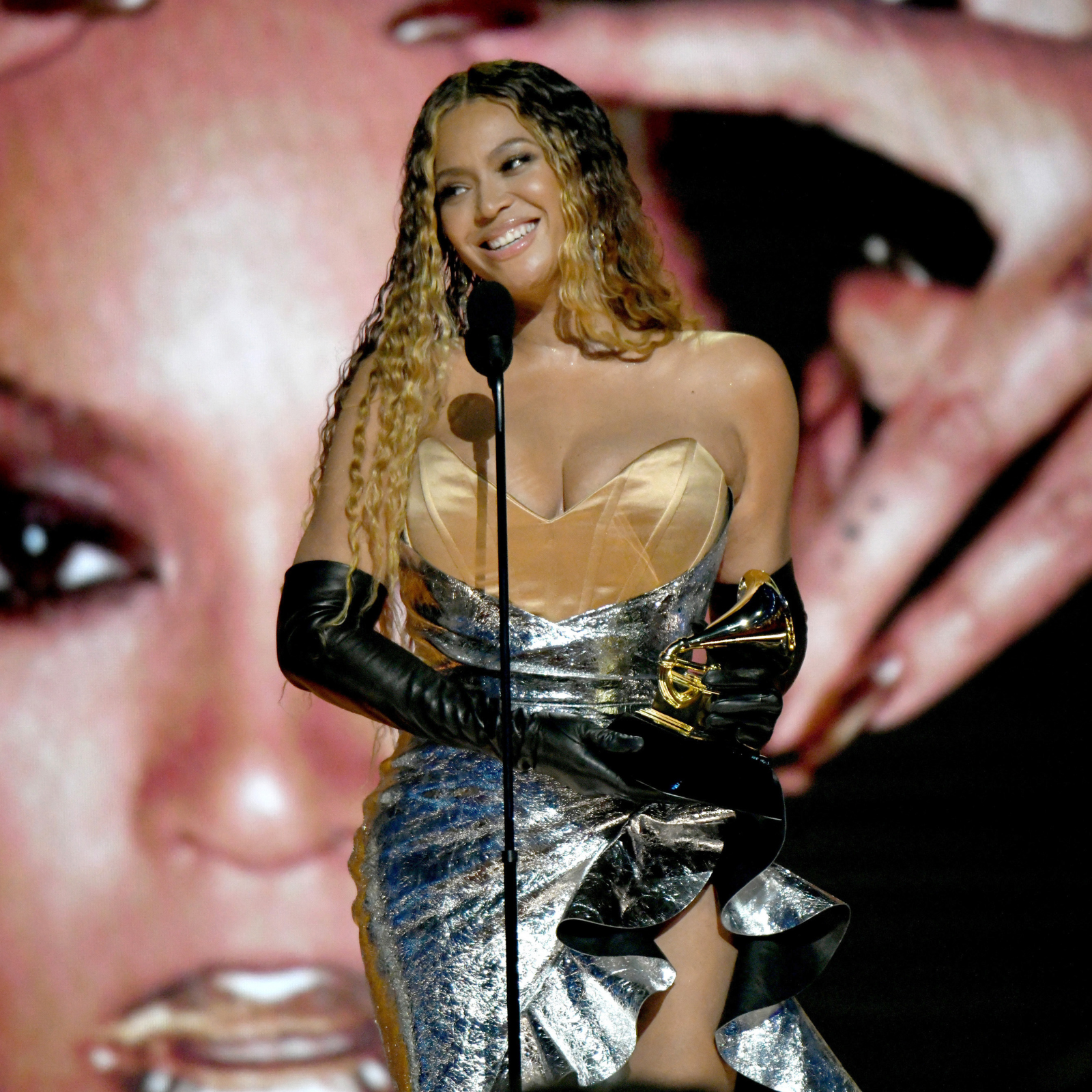 Grammys 2023: Ben Affleck's Bored, Beyoncé Makes History, More BTS Moments
