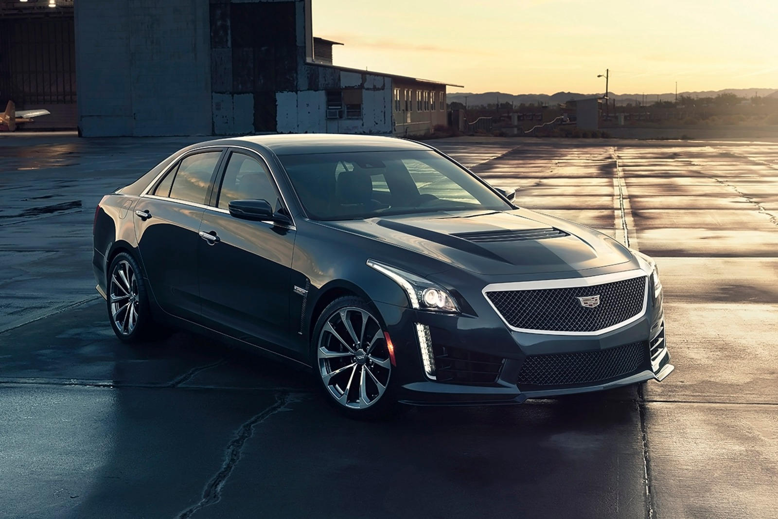 Cadillac CTS V Sedan Exterior Photo