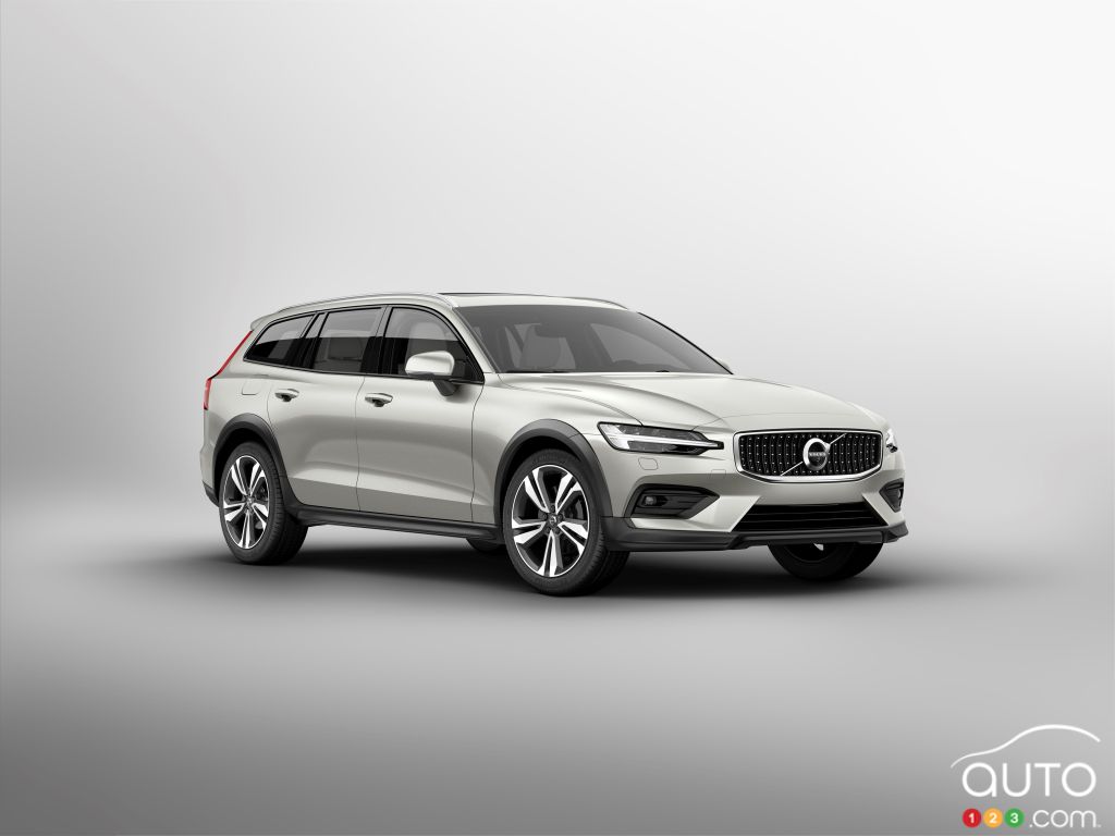 Volvo V60 Cross Country: Details, Image Released
