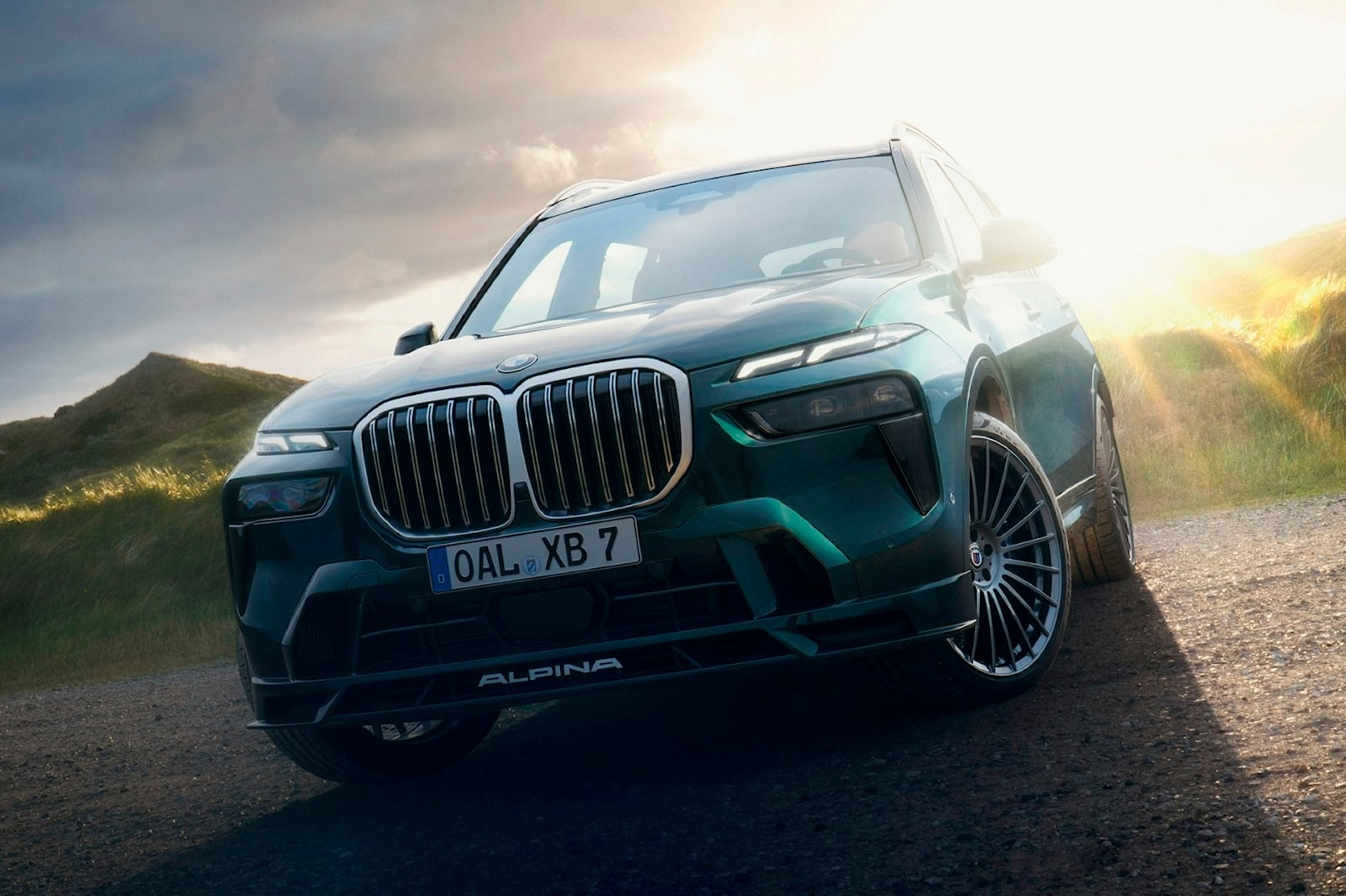 2023 BMW Alpina XB7 Exterior Colors & Dimensions: Length, Width, Tires