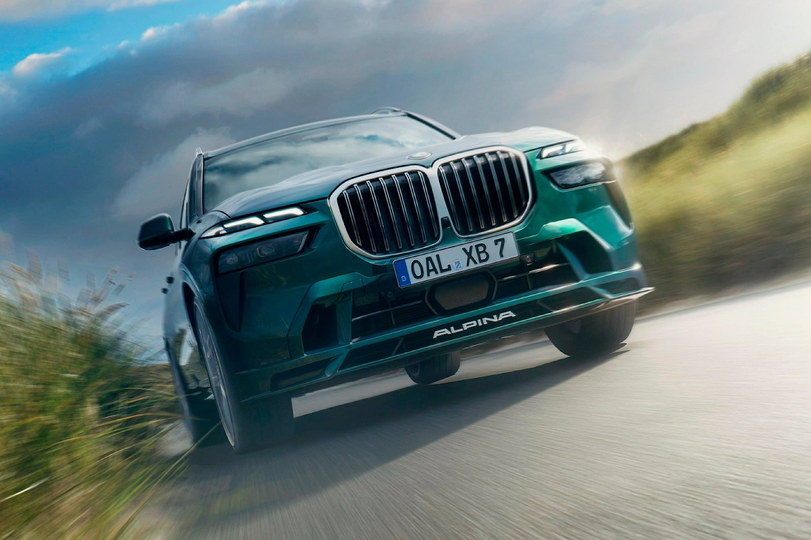 2023 BMW Alpina XB7 Exterior Colors & Dimensions: Length, Width, Tires