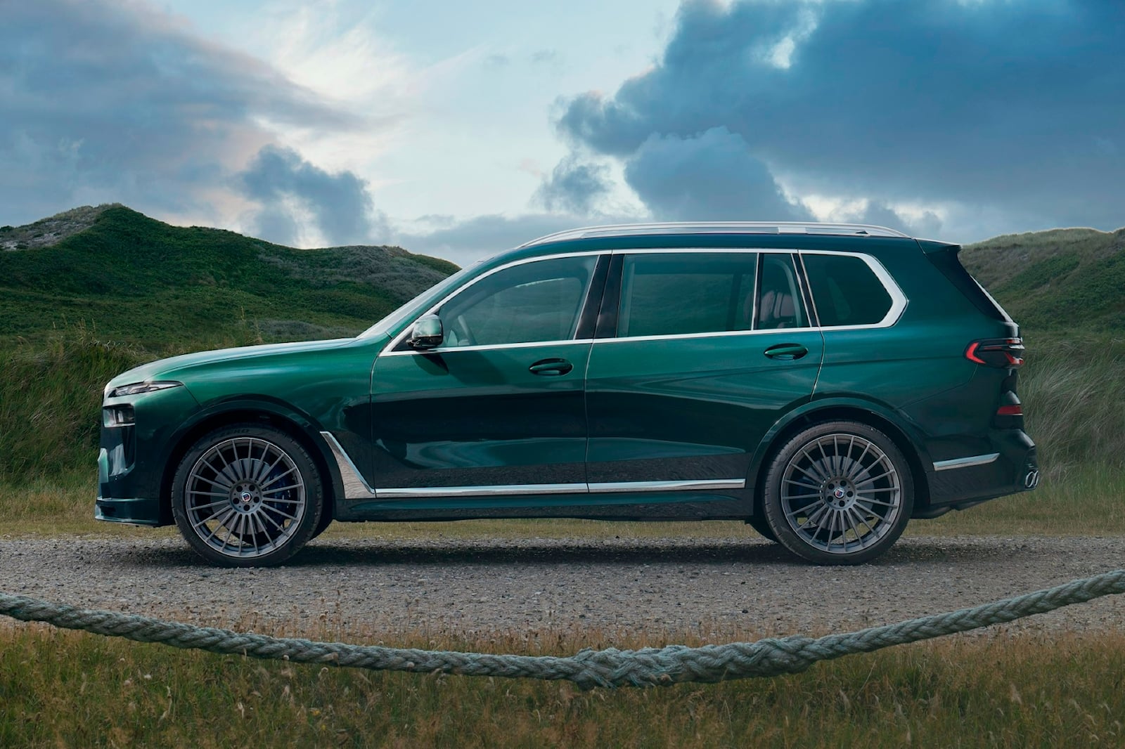 2023 BMW Alpina XB7 Exterior Colors & Dimensions: Length, Width, Tires