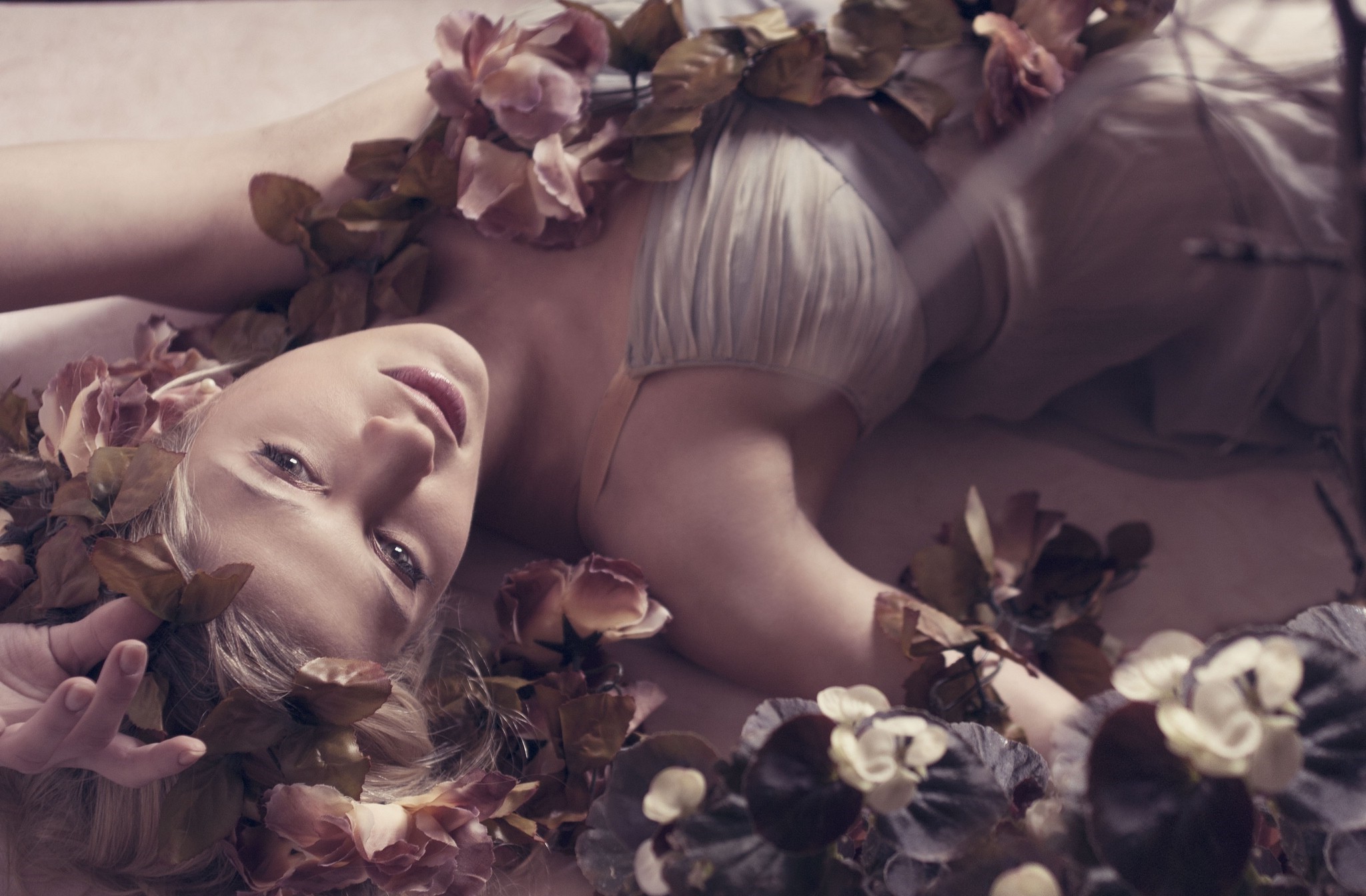 Wallpaper, women, photography, spring, romance, flower, beauty, photograph, image, interaction, 2048x1344 px 2048x1344