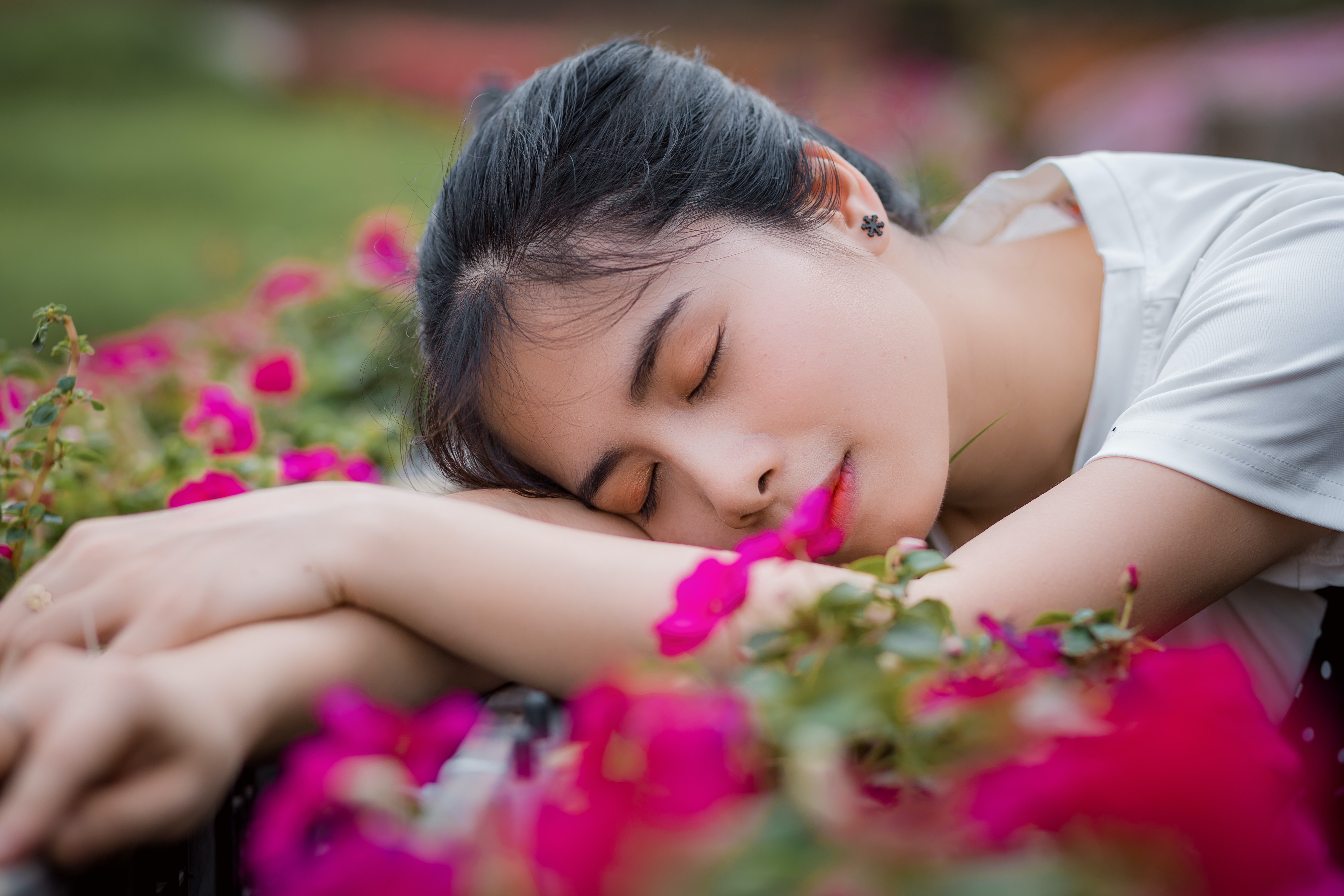 Asian 4K, Sleeping Gallery HD Wallpaper