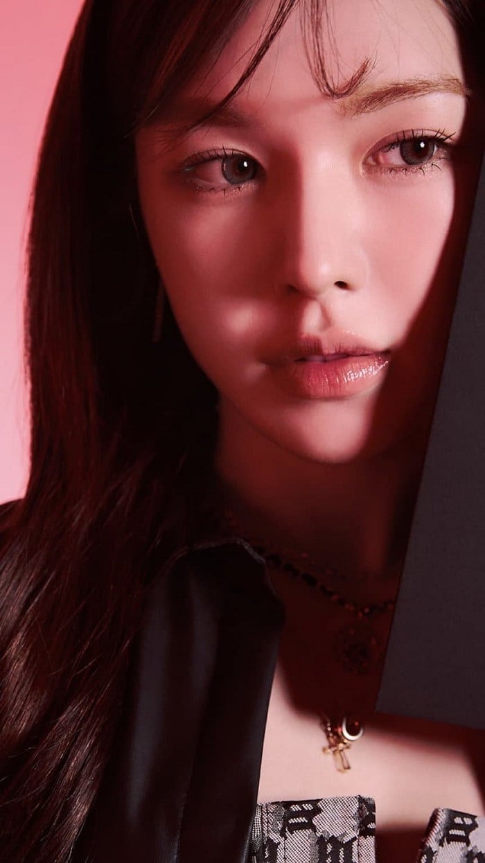 Netizens amazed by Red Velvet's outstanding visuals in their 'Season's Greetings' photo