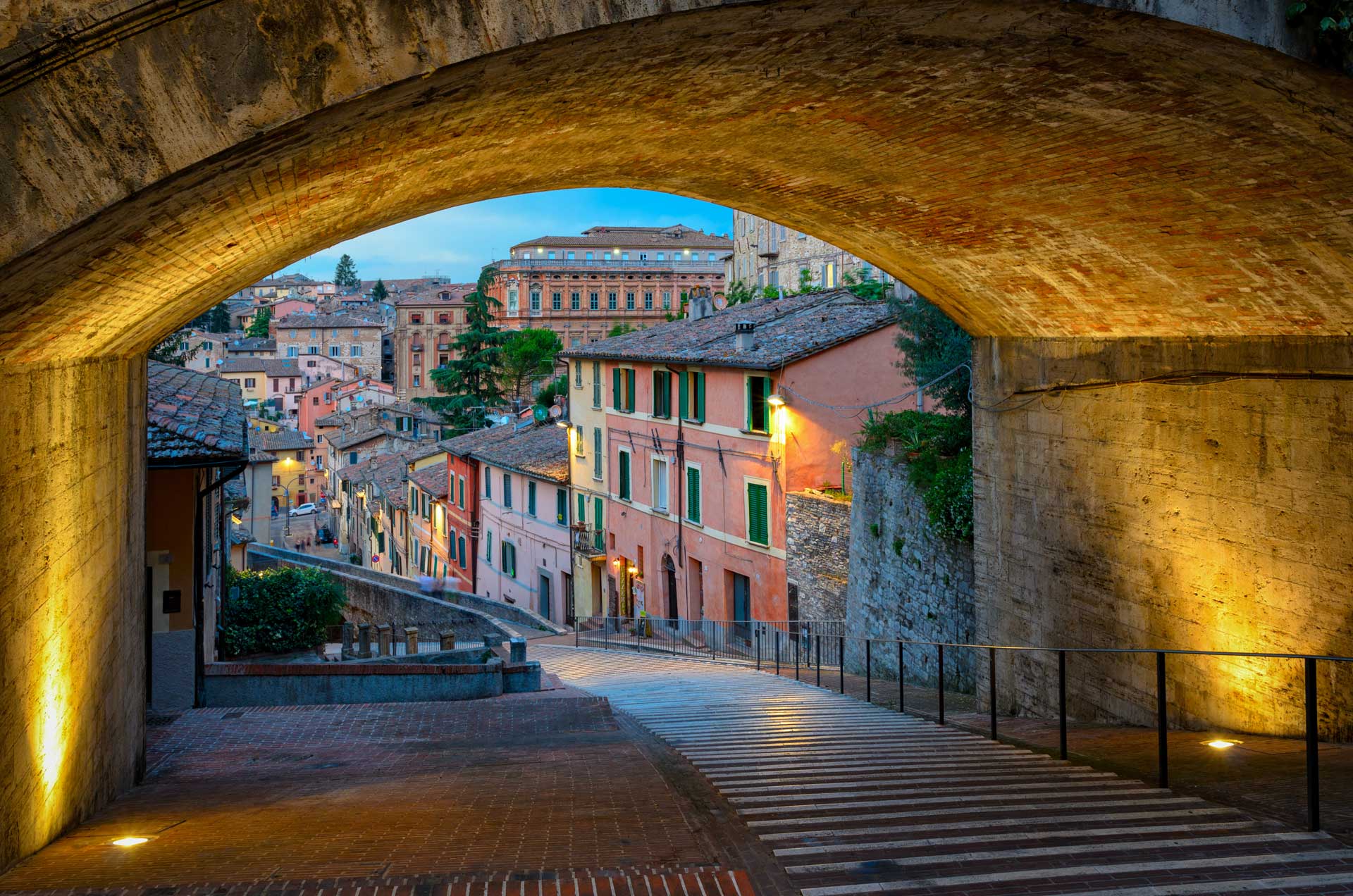 Perugia Travel Guide, Umbria. Tuscany Now & More