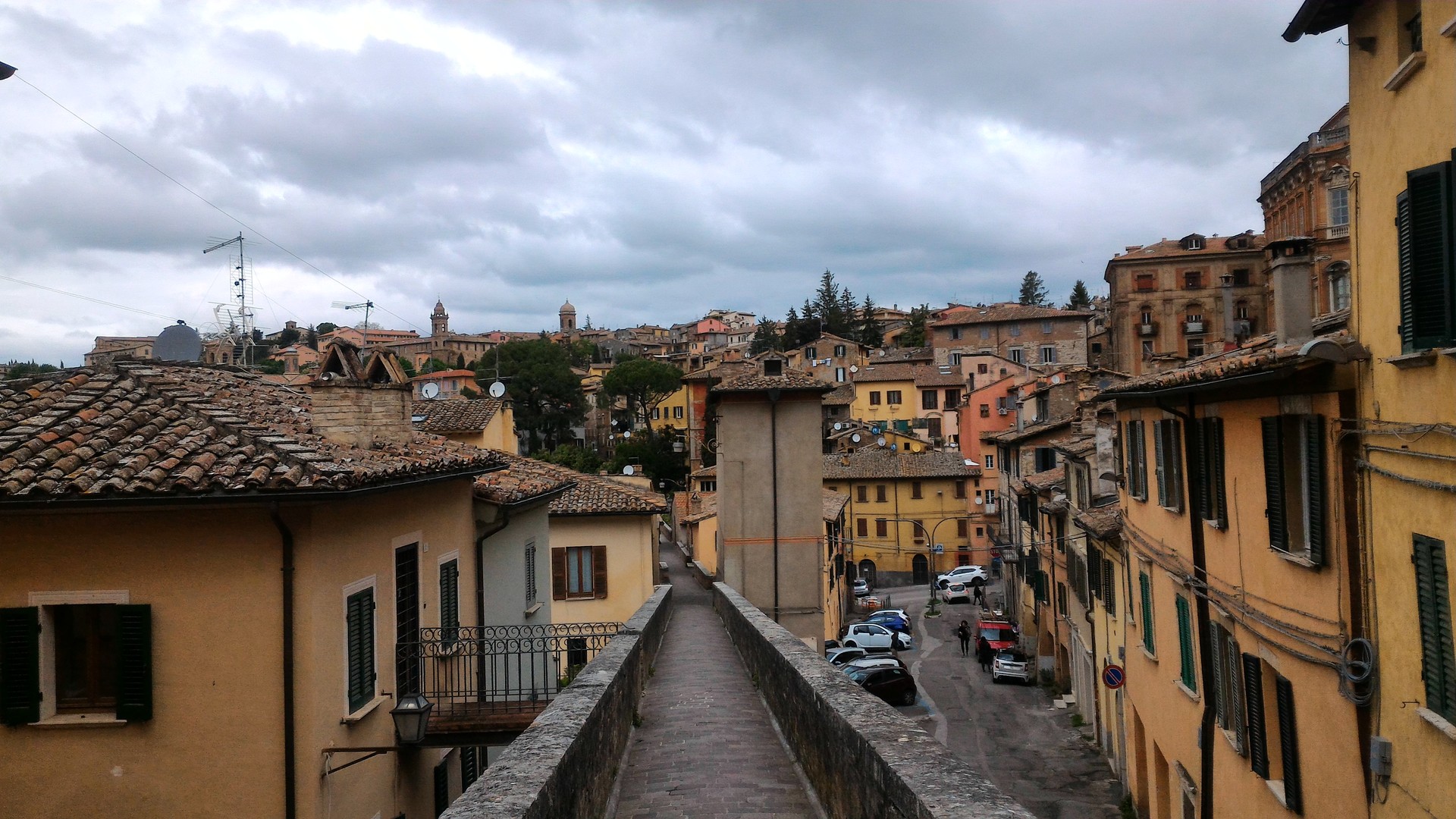Walking around the streets of Perugia. Erasmus blog Perugia, Italy