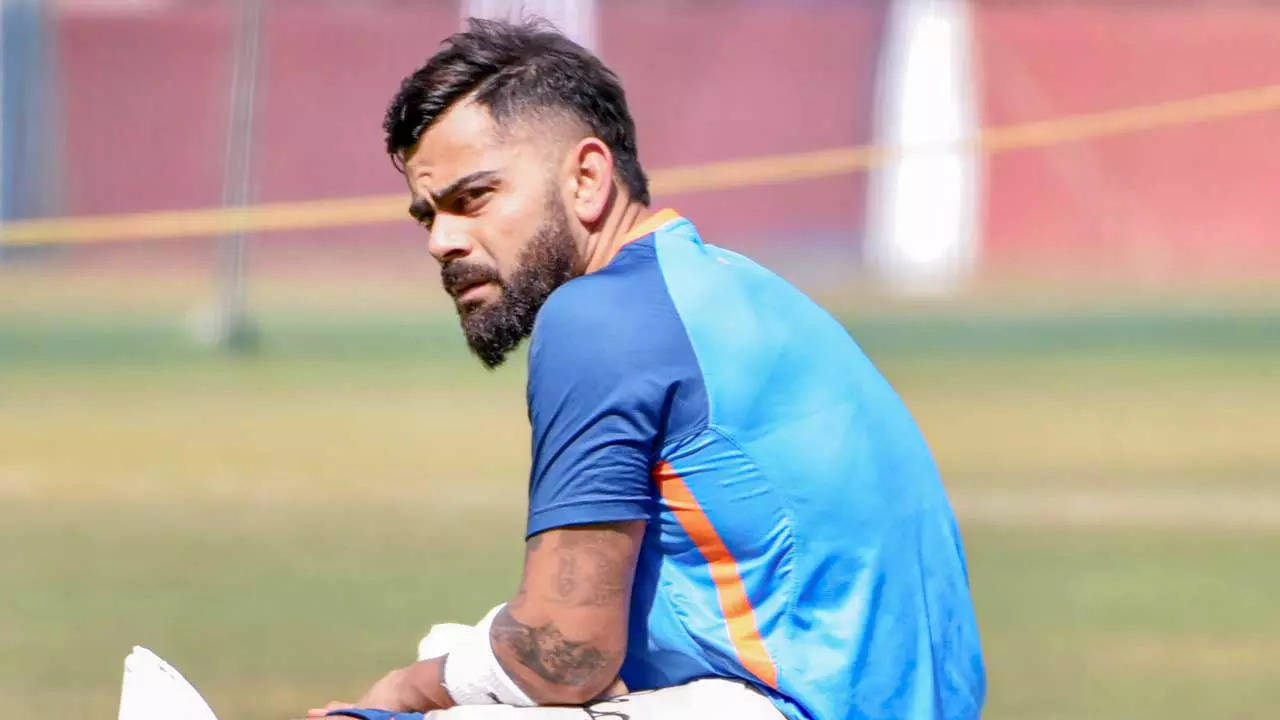 Viral: Virat Kohli loses his phone, tweets 'has anyone seen it?'. Off the field News of India