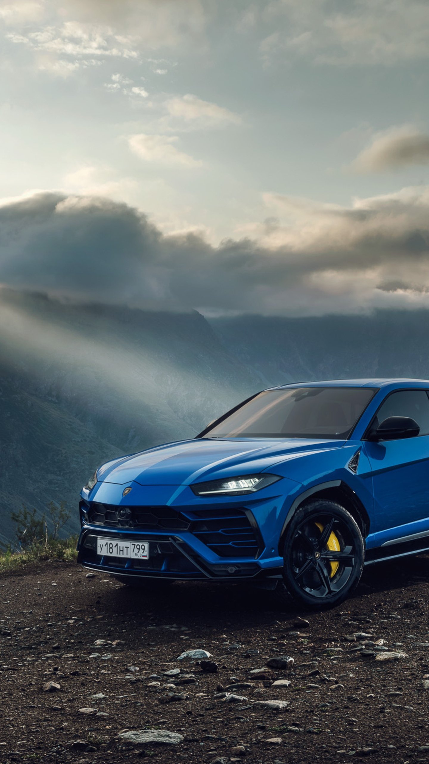 Lamborghini Urus Blue