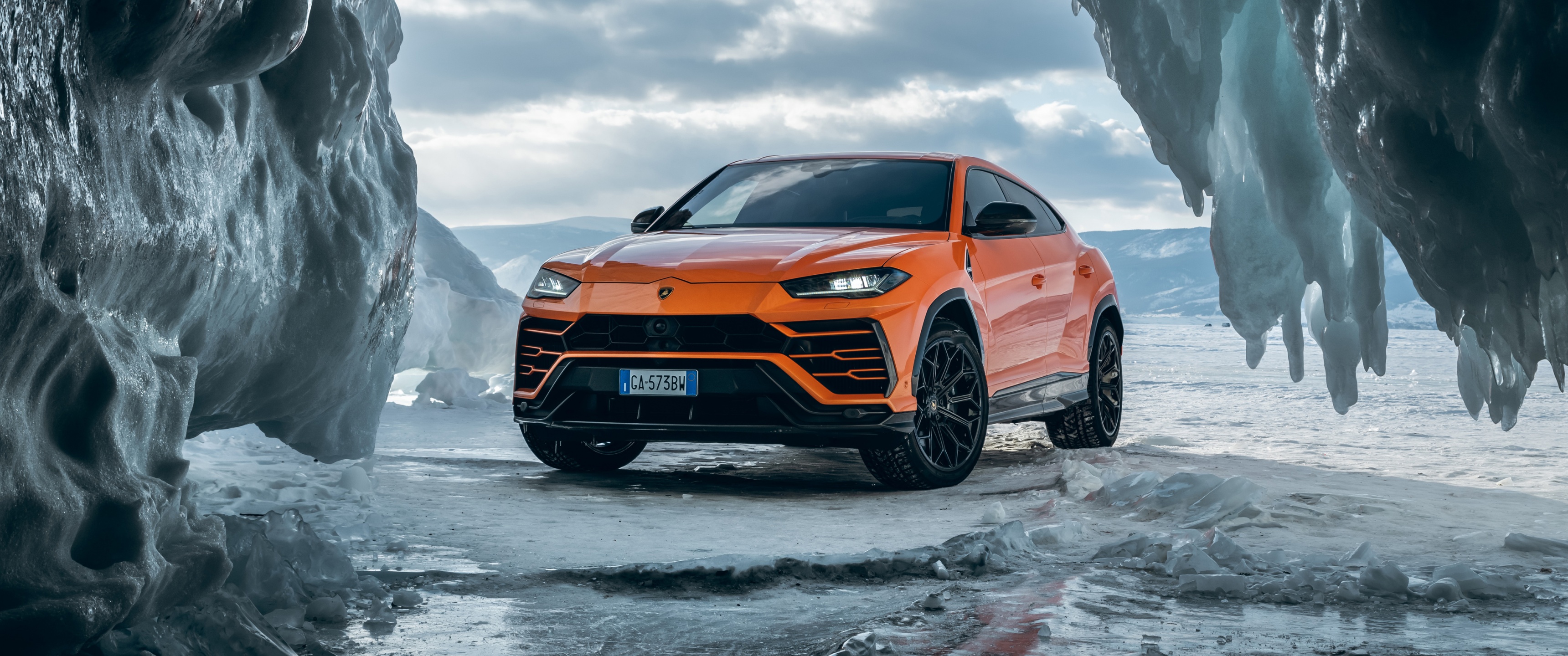 Lamborghini Urus Wallpaper 4K