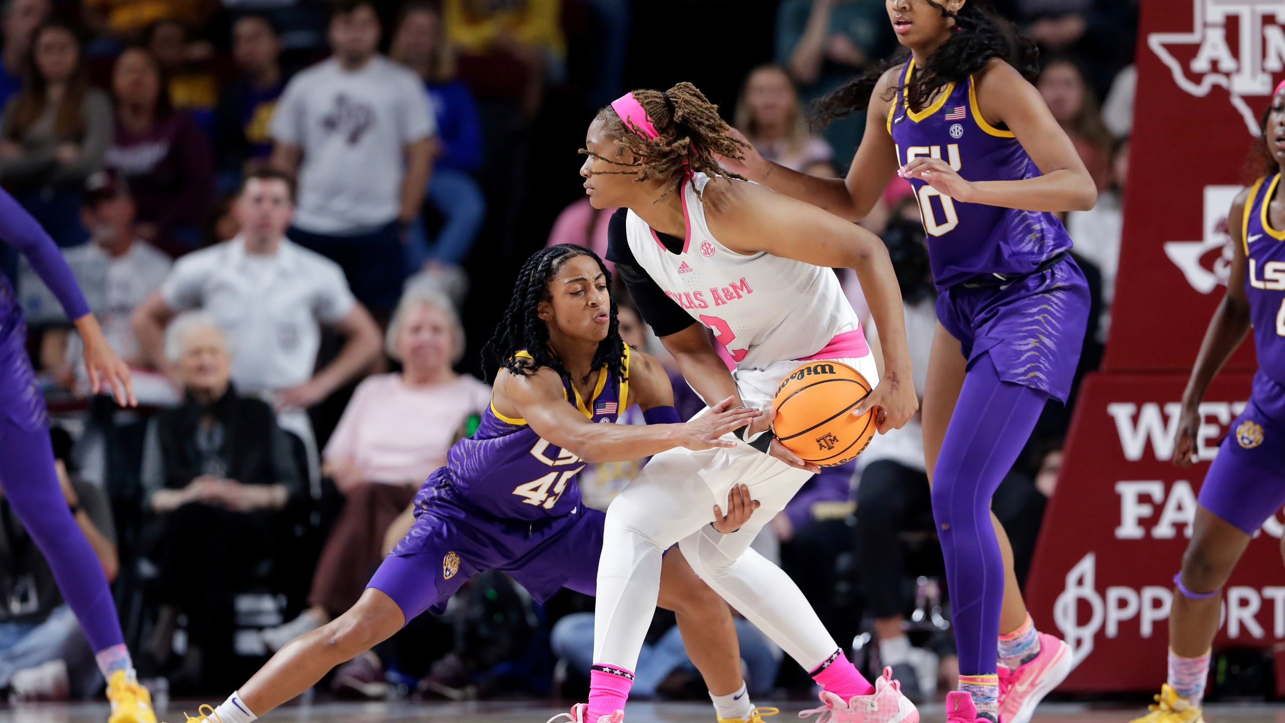 Reese's Double Double Helps No. 3 LSU Over Texas A&M 72 66