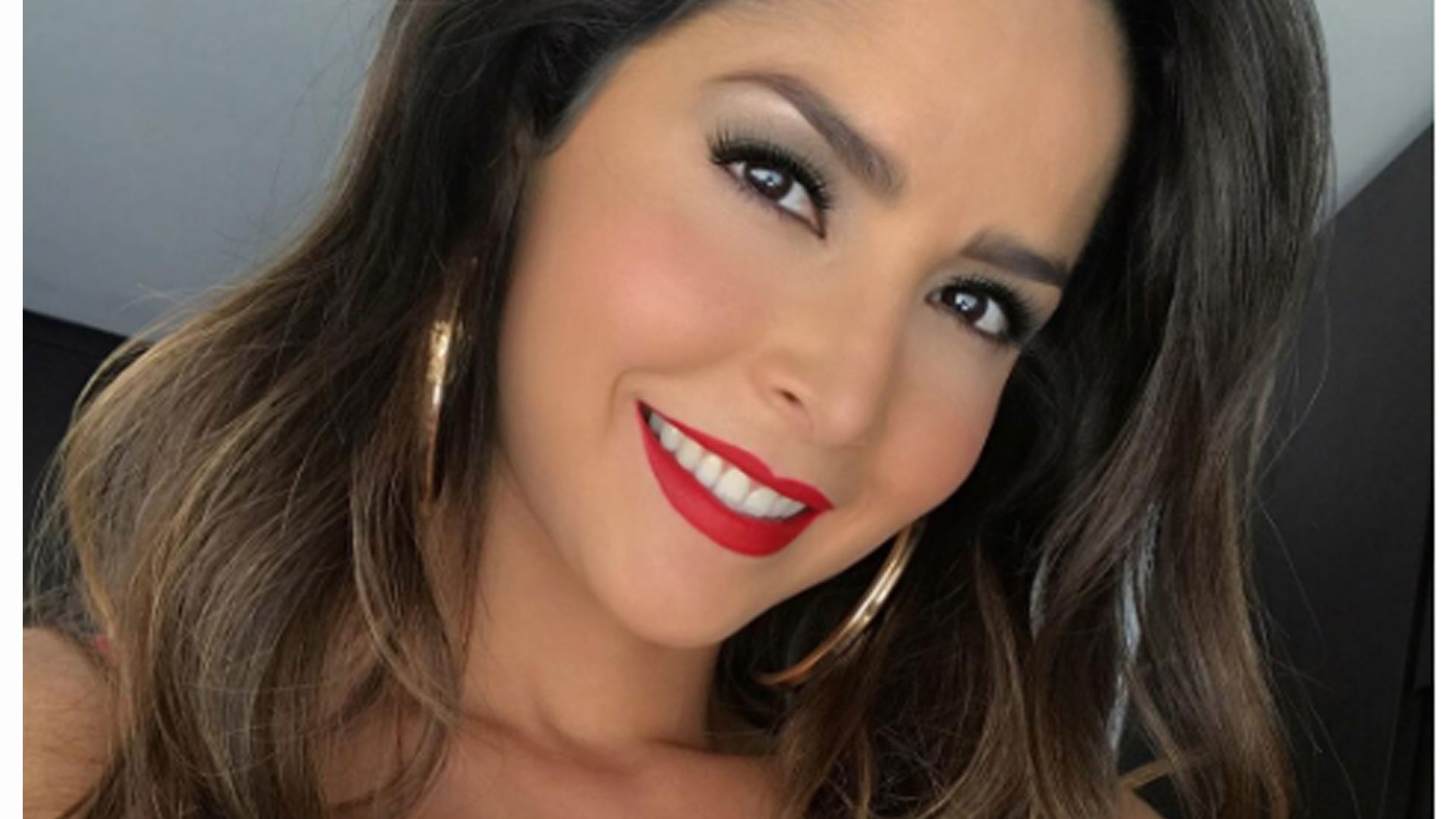 Carmen Villalobos Flaunts Major Cleavage In Low Cut Red Corset: See Photo Here