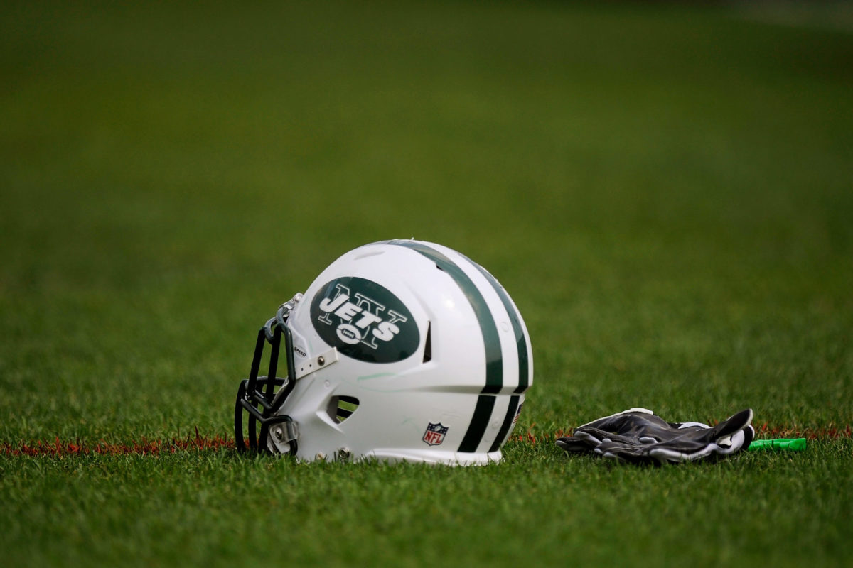 NFL World Reacts To Jets Signing Veteran Quarterback Spun: What's Trending In The Sports World Today