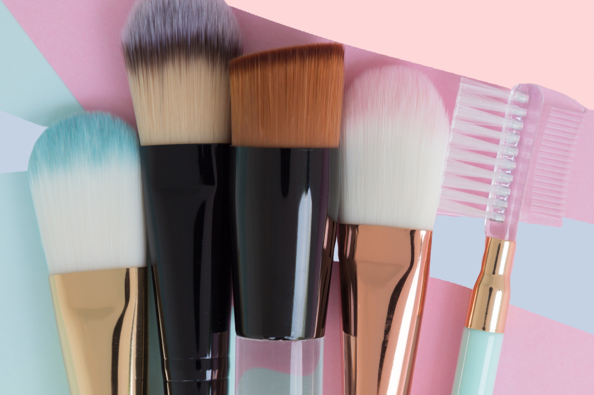 How to Clean Your Makeup Brushes Step By Step