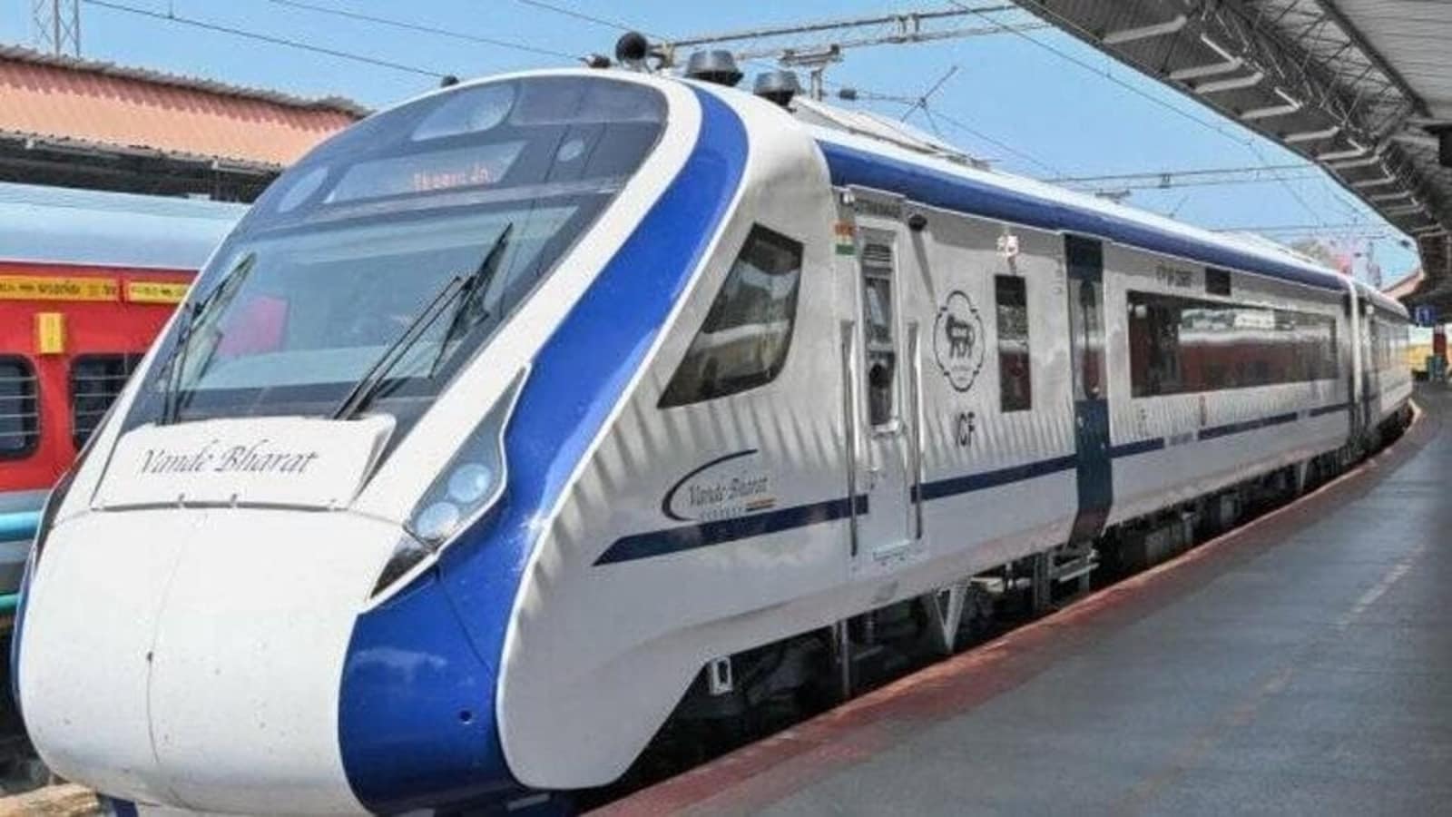 Stones Pelted At Chennai Mysuru Vande Bharat Train In Bengaluru