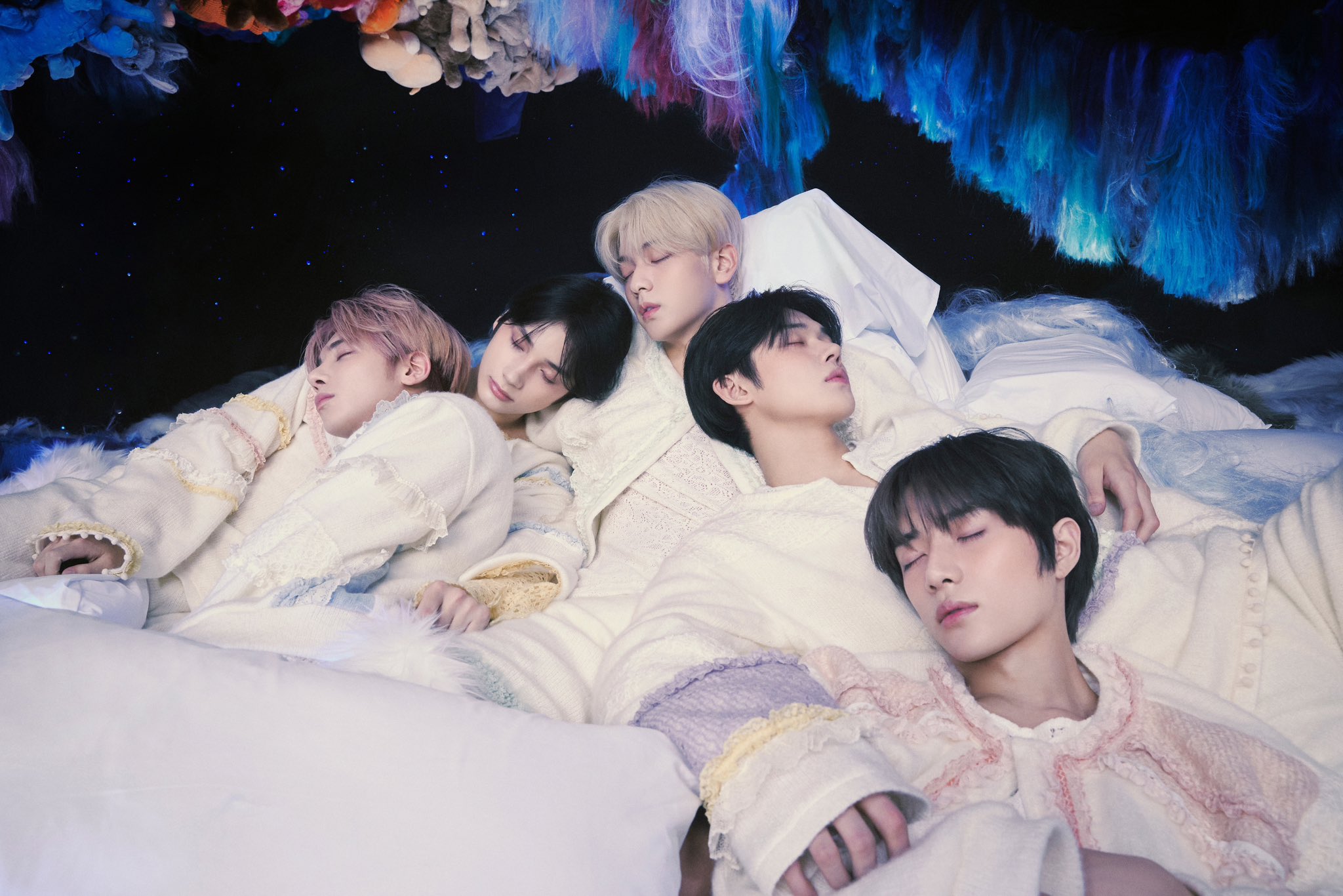 Maryam X TOGETHER nightmare concept photo, a thread