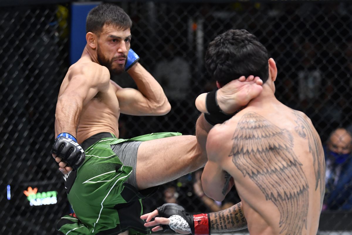 Rodriguez shares balloon foot photo and statement after Holloway loss