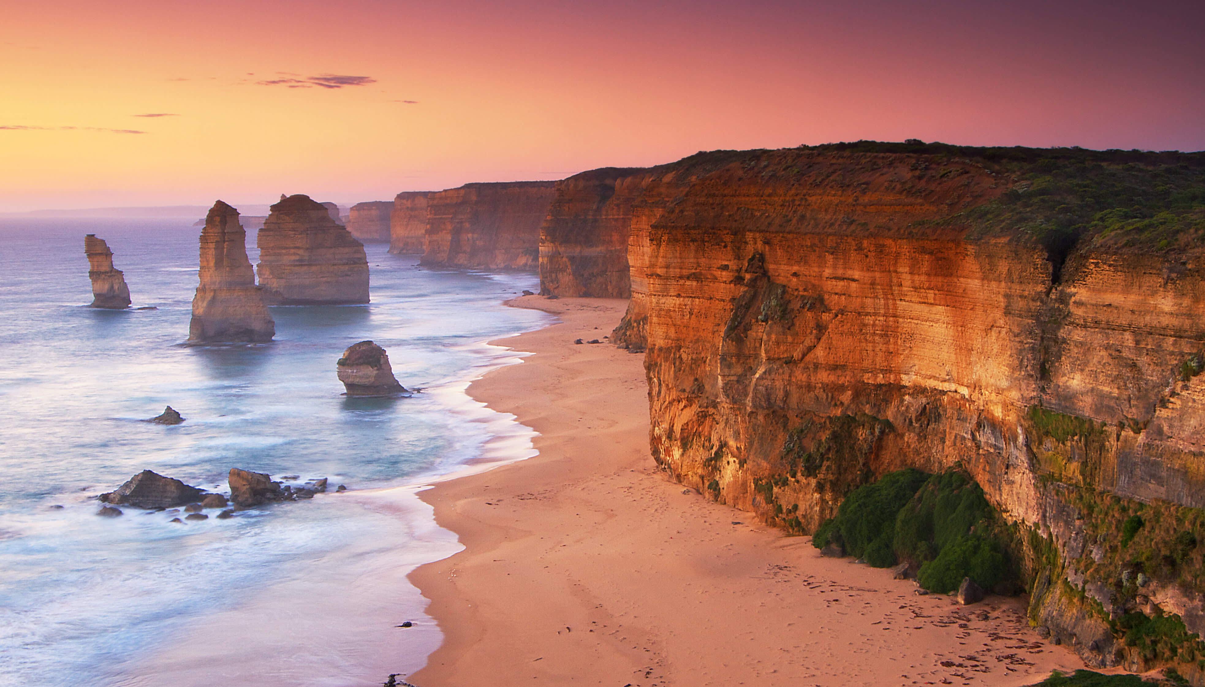 Australia's Twelve Apostles limestone stacks have five new underwater cousins, scientists reveal