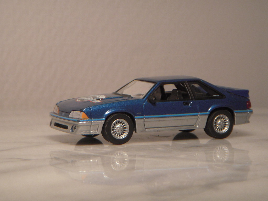 Ford Mustang GT 5.0 1:64 Diecast