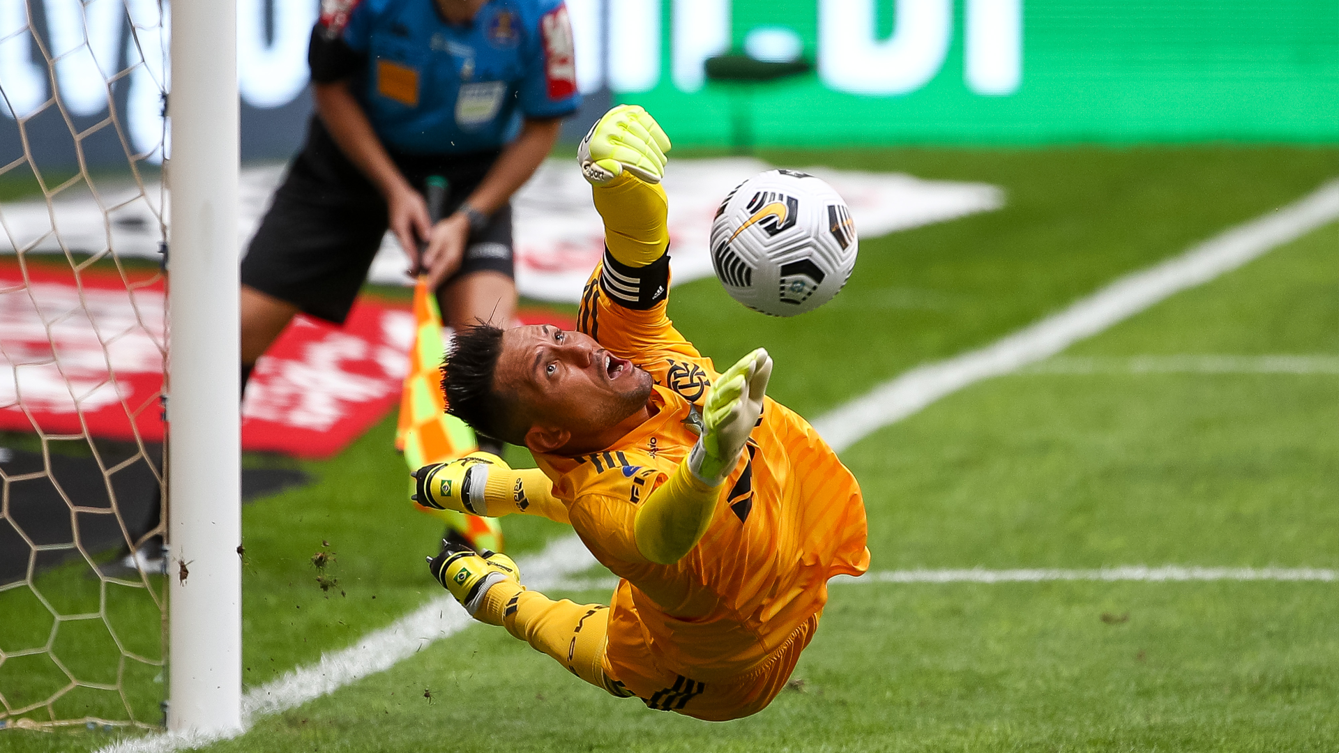 Destaque do Flamengo na Libertadores, Diego Alves espera contato da diretoria para renovar. Goal.com Brasil