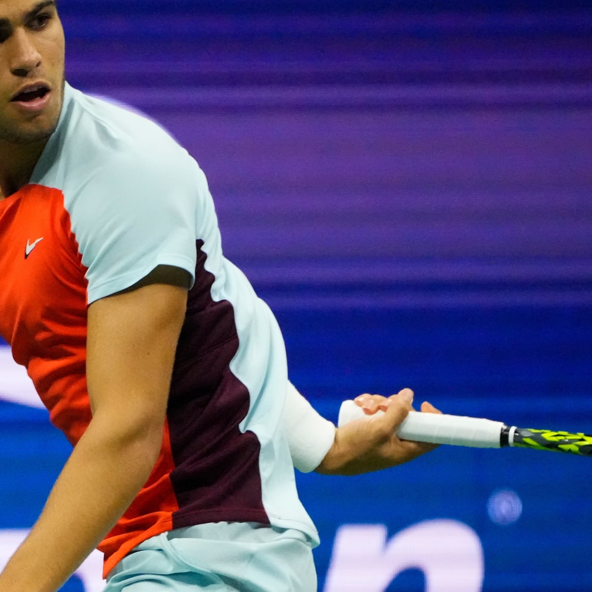 Carlos Alcaraz Hits Ridiculous Behind The Back Shot In U.S. Open Quarterfinal