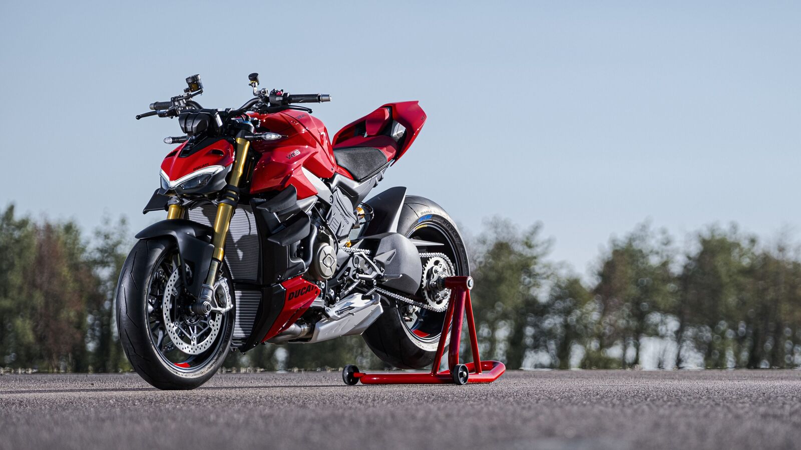In pics: 2023 Ducati Streetfighter V4 produces 200 hp