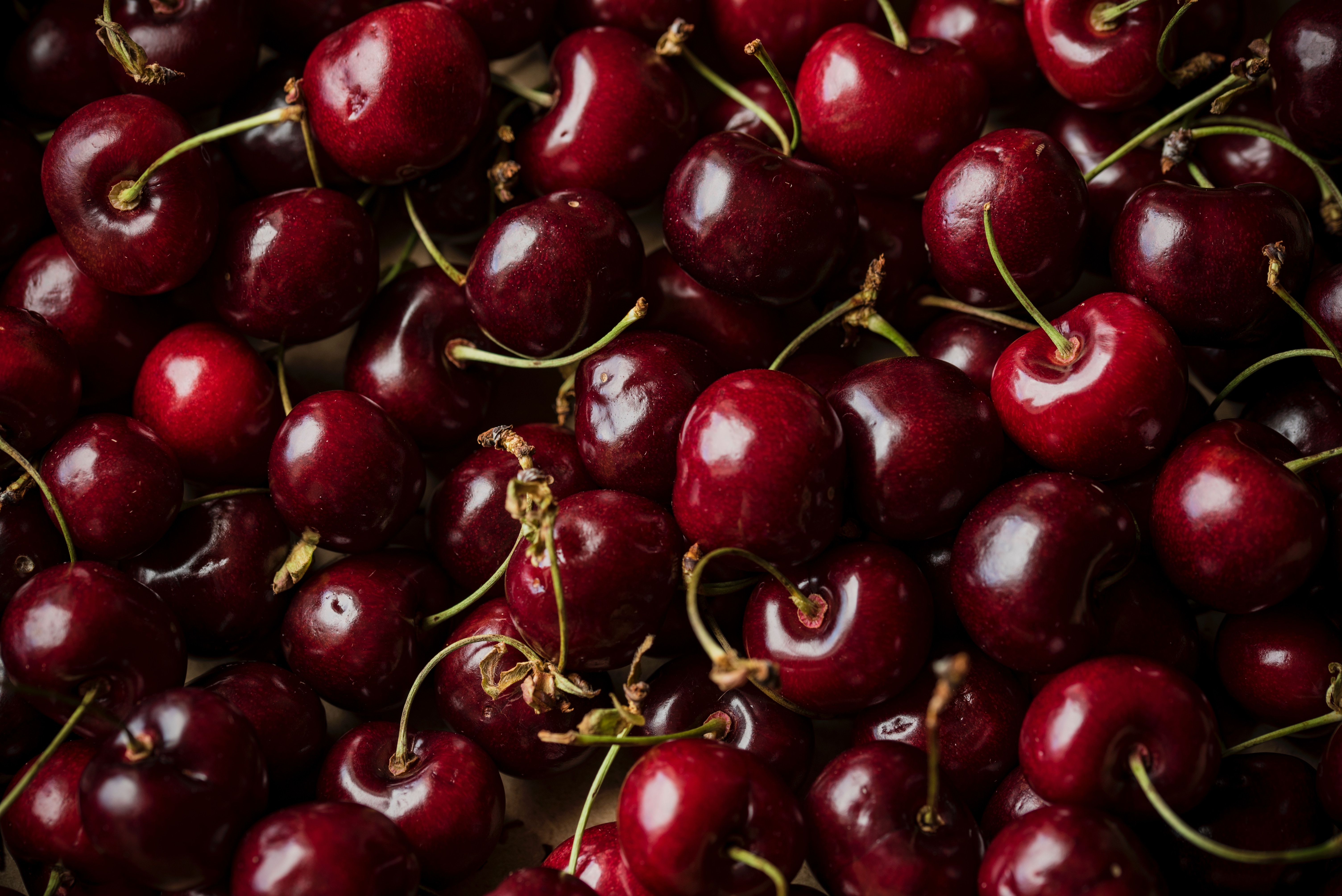 6016x4016 macro, red, closeup, wallpaper, healthy, foodie, android wallpaper, shiny, fruit, food, sweet, wallpaper hd, desktop background, rich, cherry, juicy, Free , dark, summer, detail Gallery HD Wallpaper