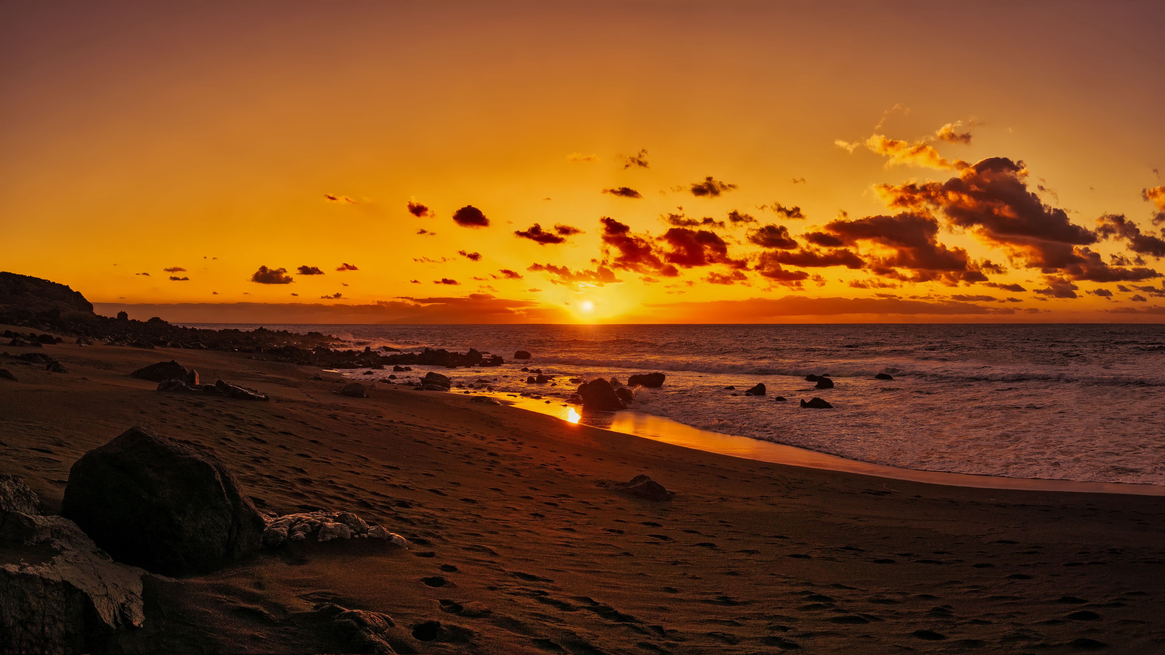 Wallpaper / ocean, sunset, shore, beach, sand, horizon, canary islands, spain, 4k free download