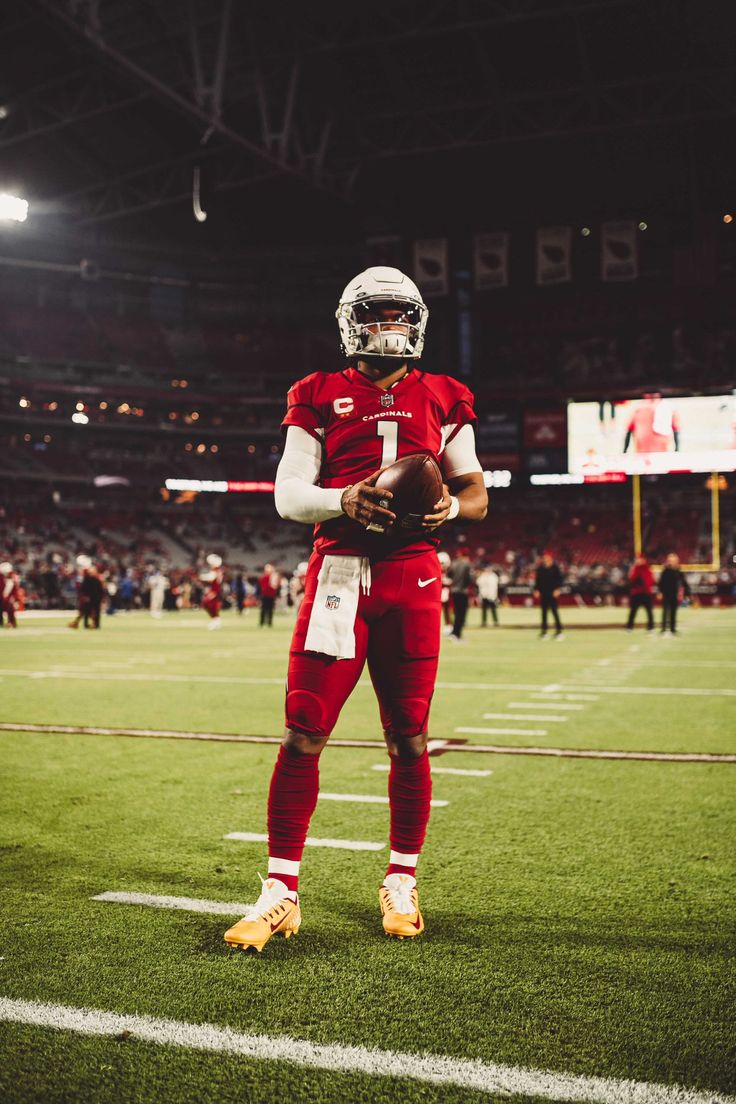 Football player. Nfl football wallpaper, Football poses, Nfl photo