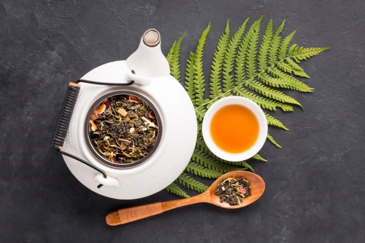 What Is Oolong Tea? 4 Health Benefits To Know About This Chinese Beverage