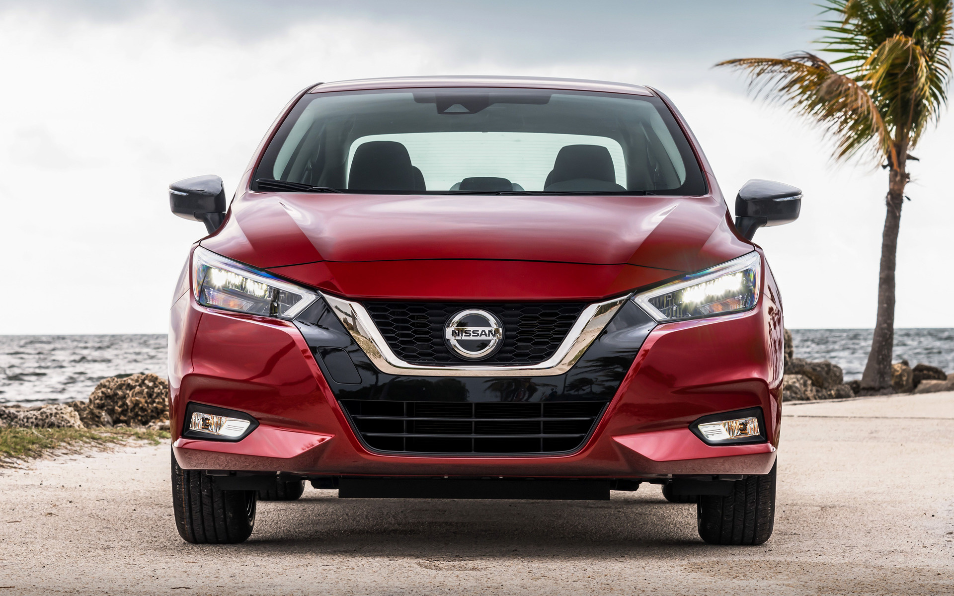 Nissan Versa and HD Image