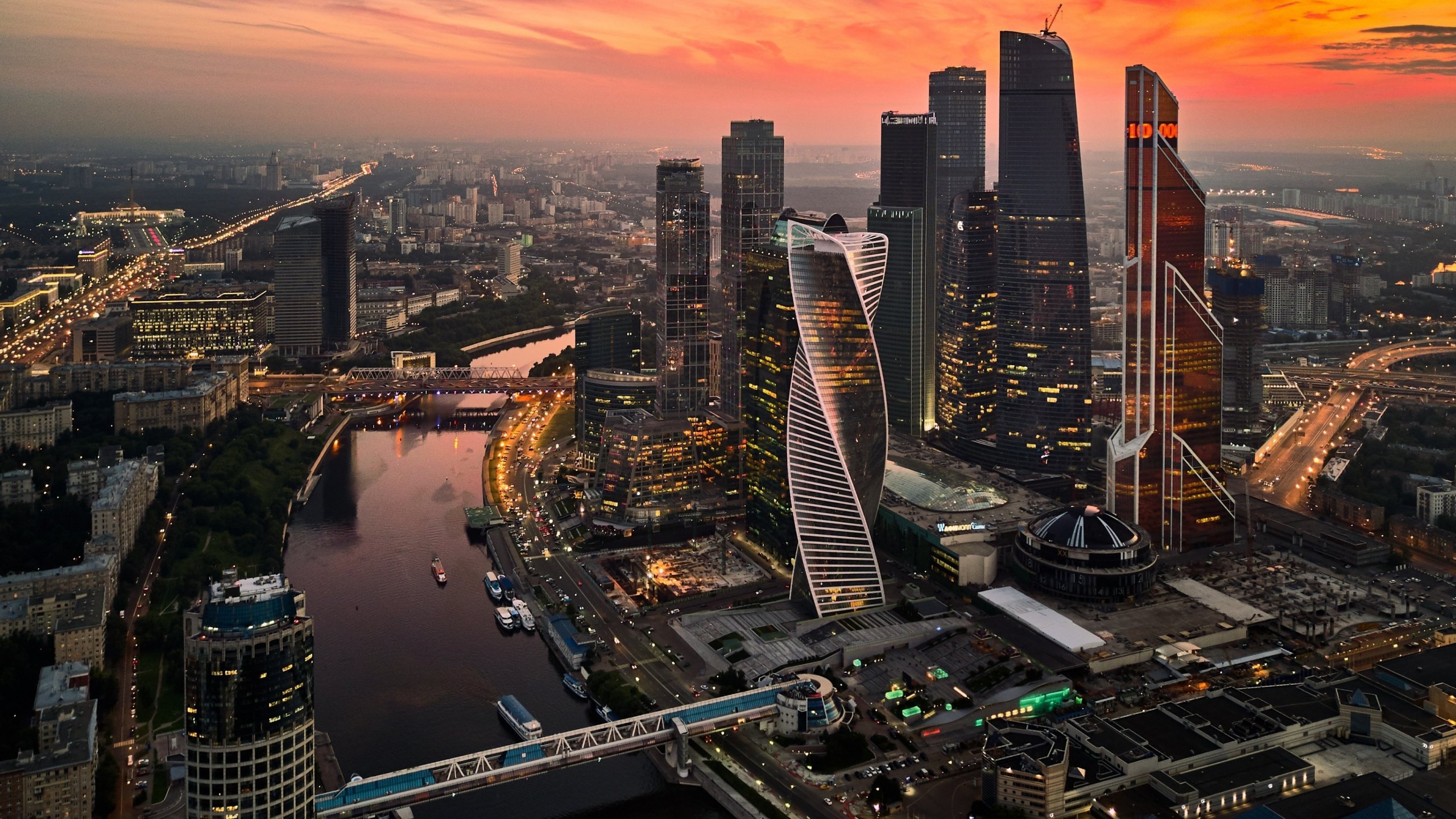 Moscow 4K wallpaper for your desktop or mobile screen free and easy to download