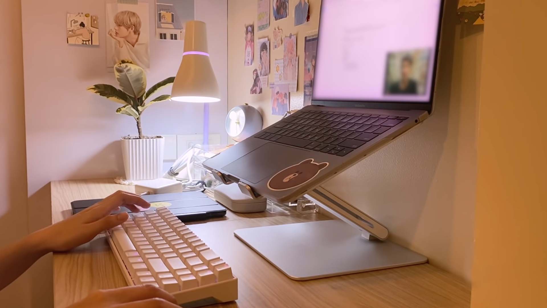 The Best Study With Me Videos, Live Streams & Discord Servers