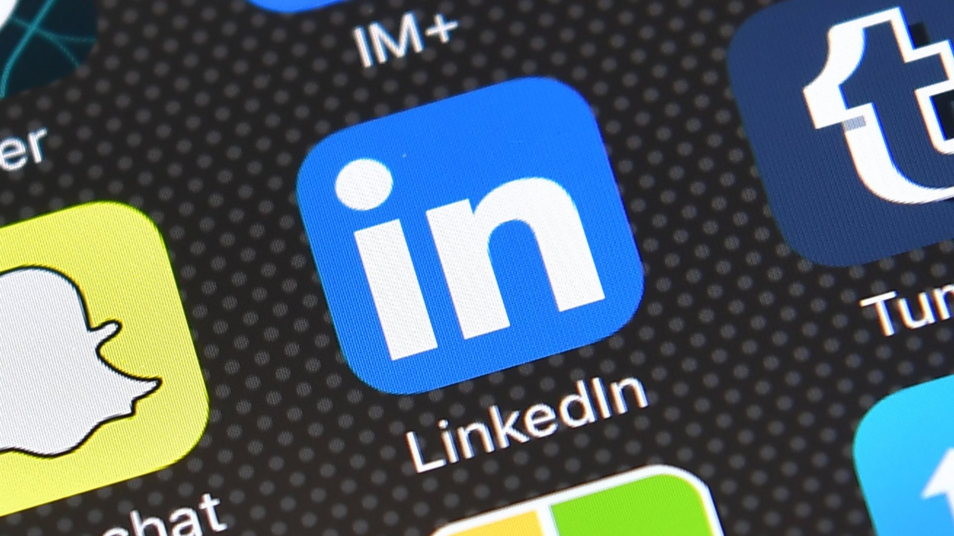 Ways to Make Your LinkedIn Profile More Visually Appealing