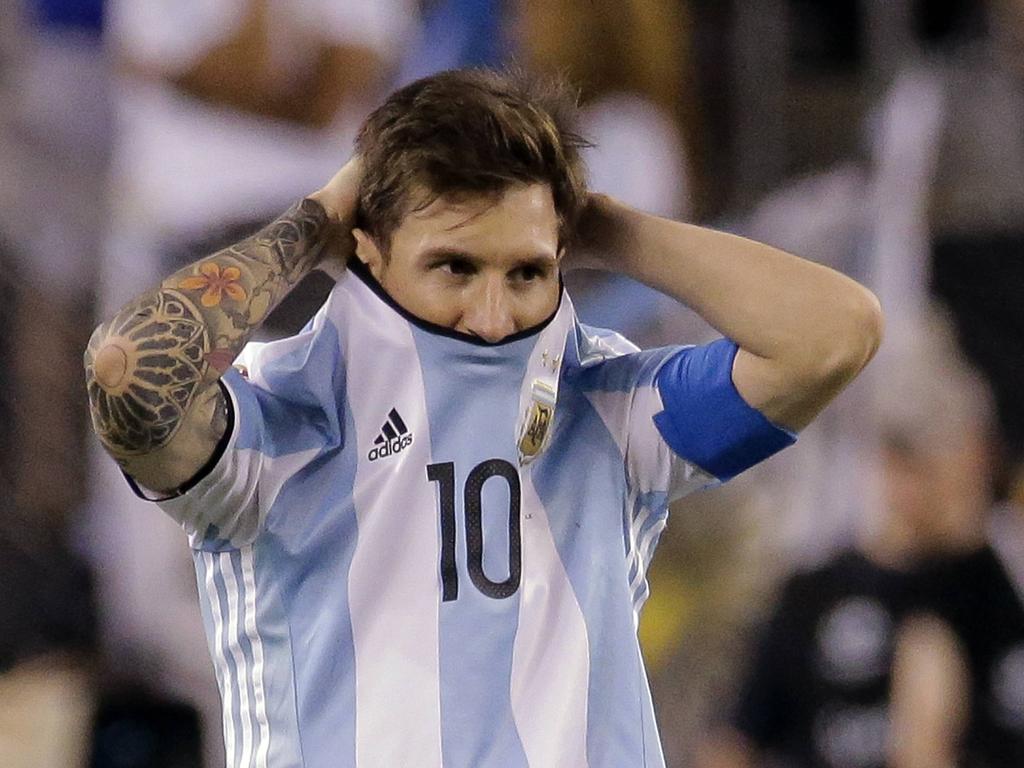 SPORTbible Messi suffers an injury scare just two weeks before the World Cup