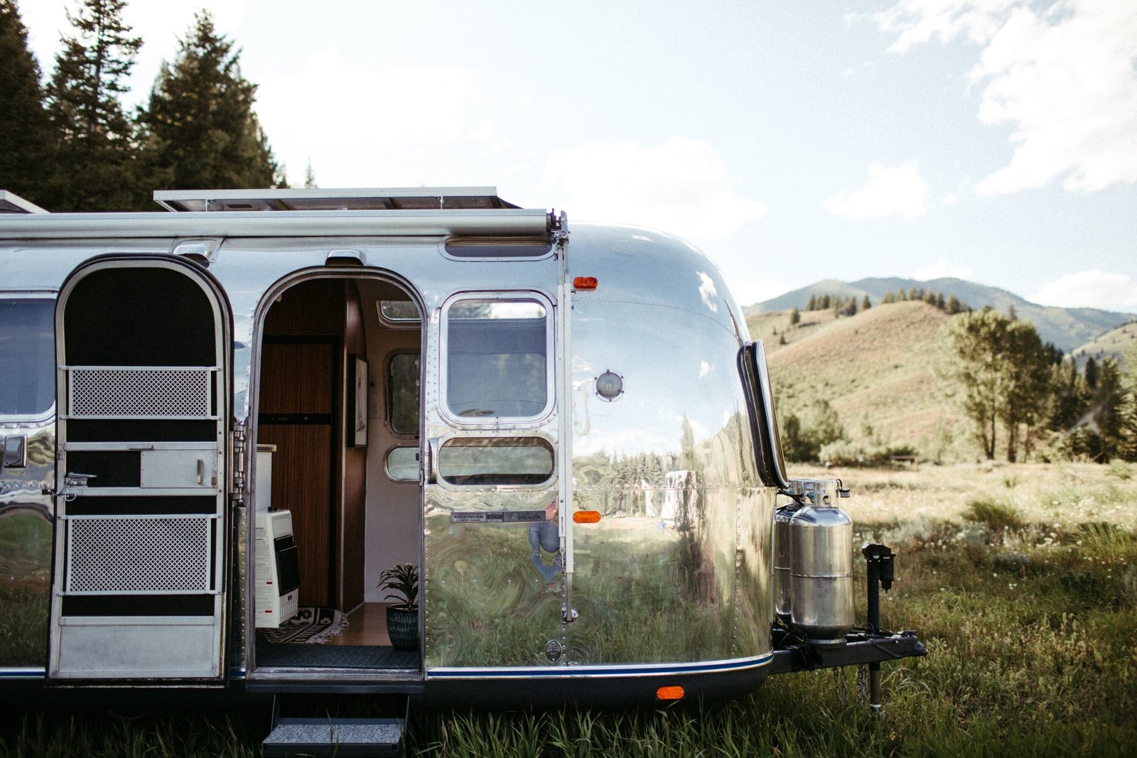 Vintage Airstream Renovation Ideas and Inspiration