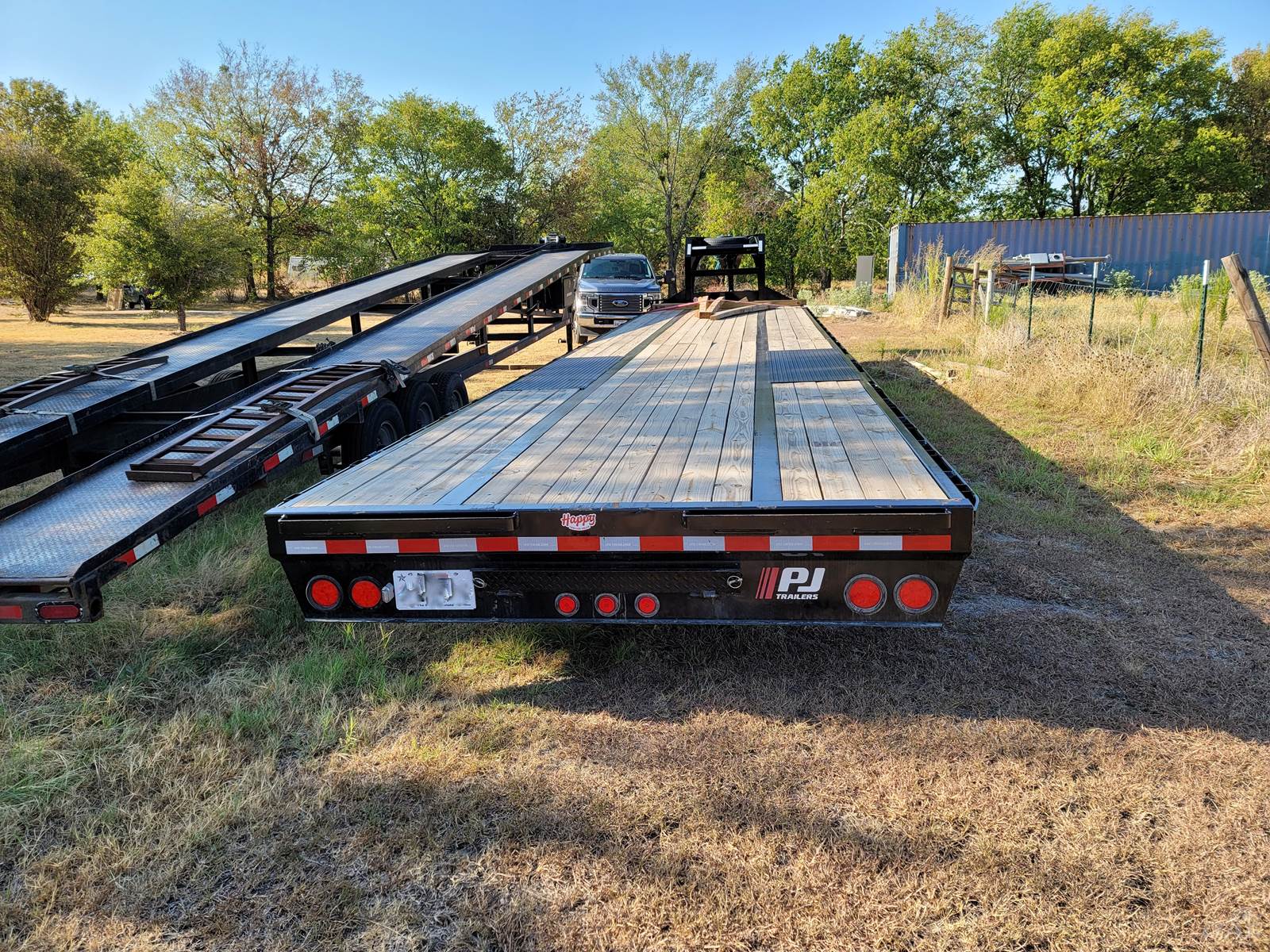 2023 PJ Trailers 40x102 Gooseneck,000lb Axles, Pull Out Ramps, Toolbox, Electric Drum Brakes Worth, TX