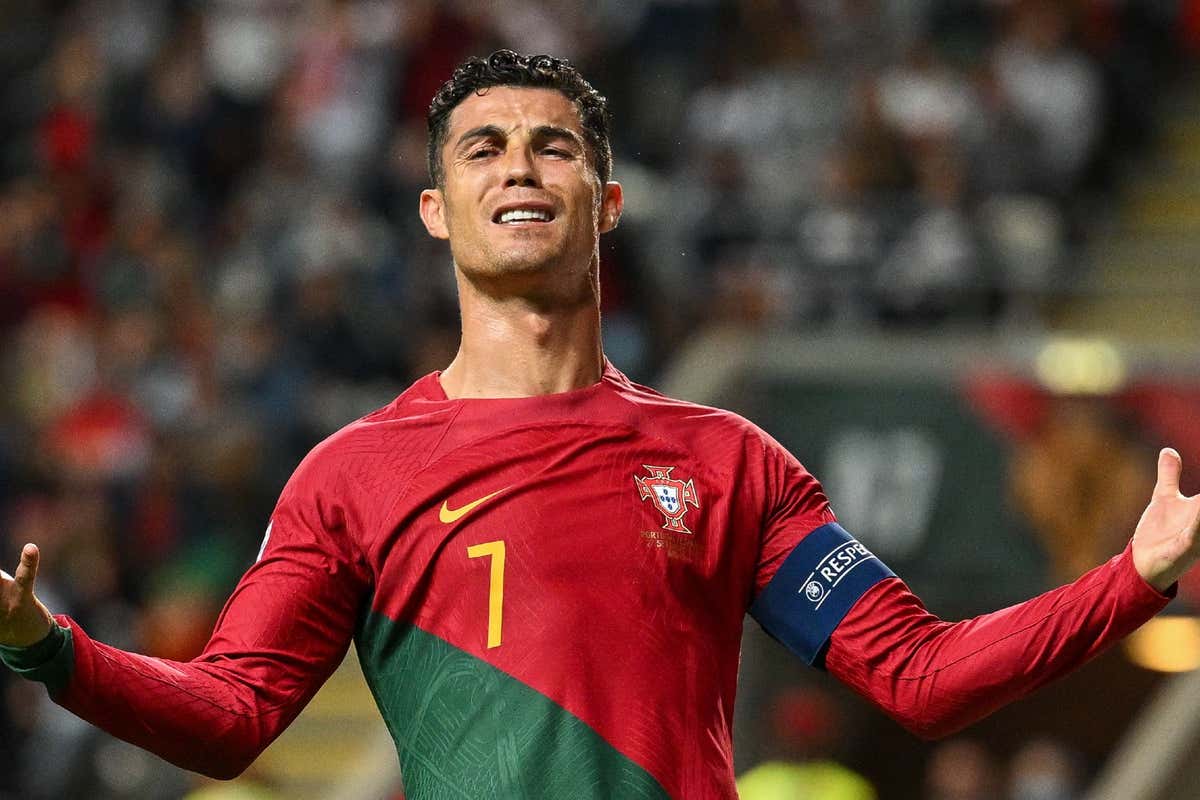 Ronaldo told its 'time to retire' as Cassano aims Messi 'sacrifices' dig at struggling Man Utd star. Goal.com Singapore
