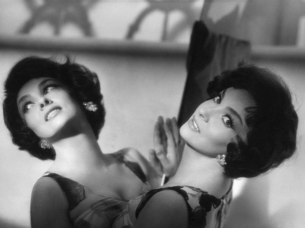 Film legend Gina Lollobrigida dies at 95