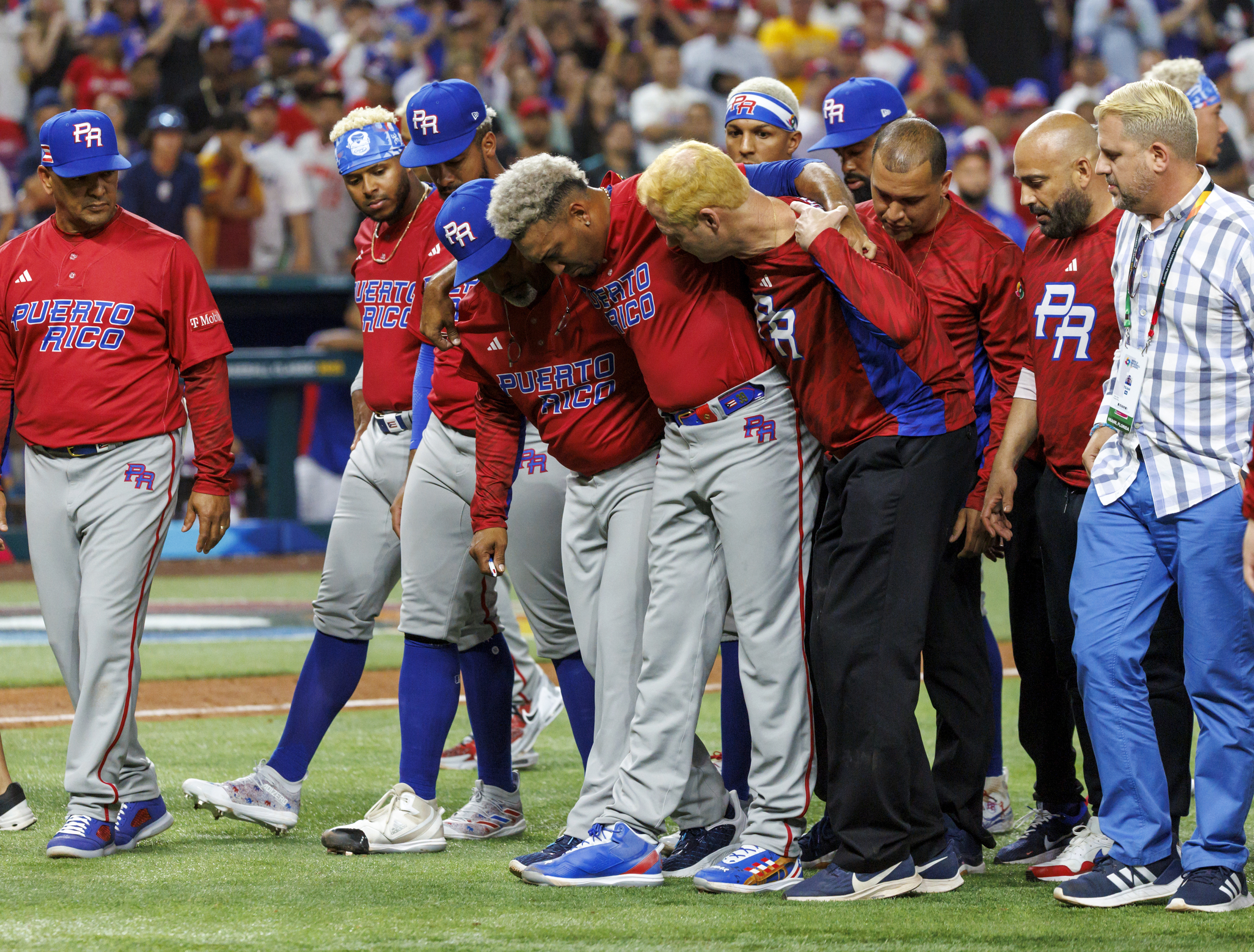 Mets' Edwin Díaz injured celebrating Puerto Rico's WBC win