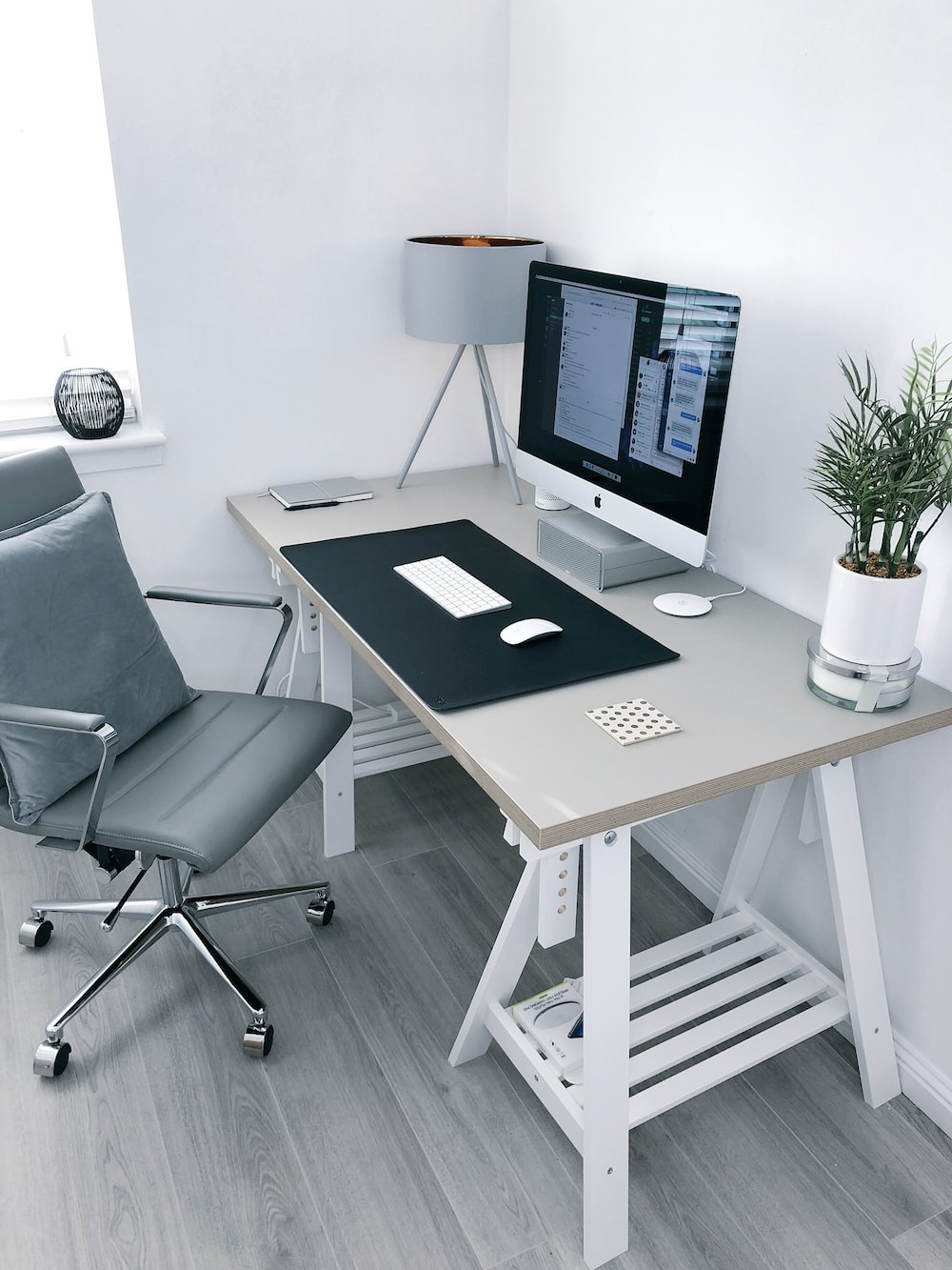 Minimal Desk Setup Picture. Download Free Image