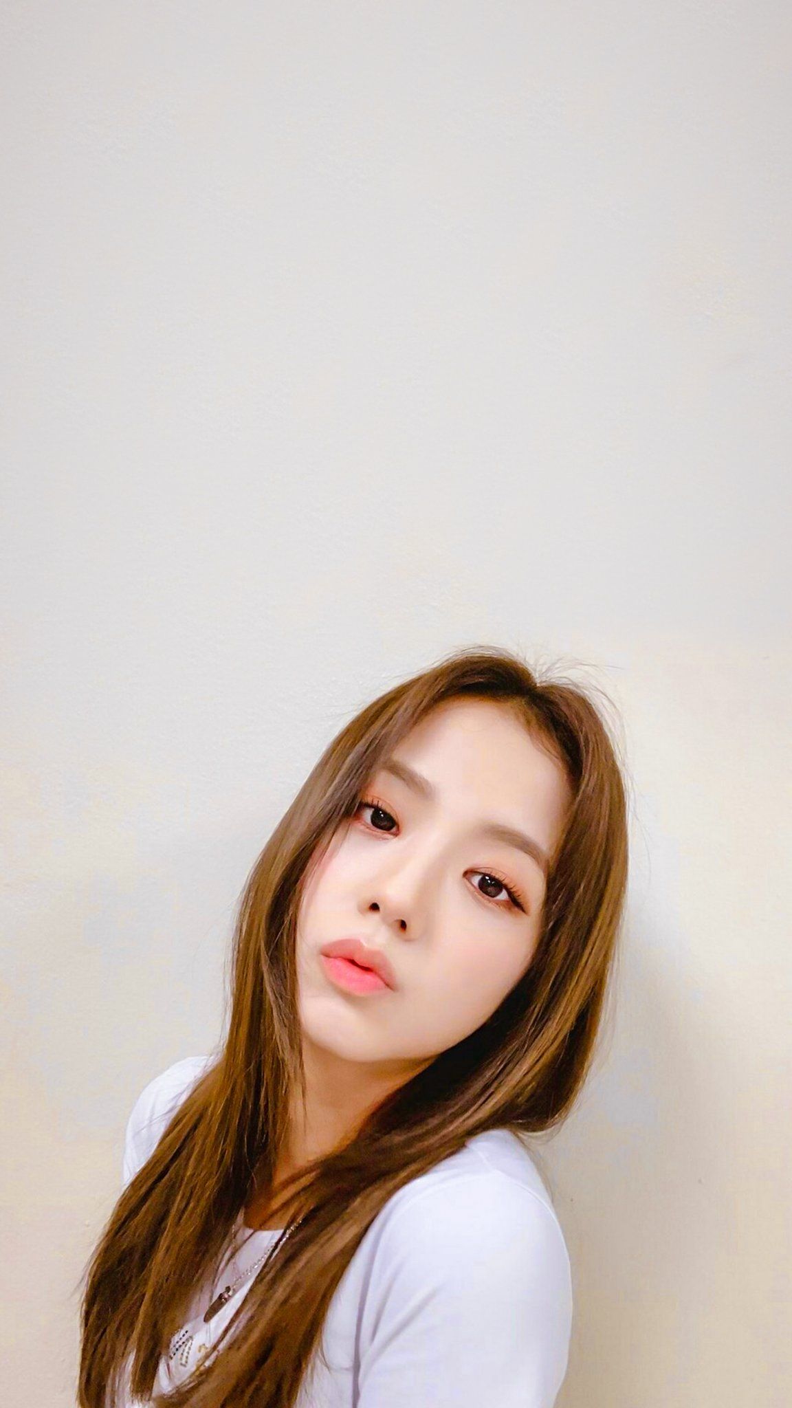 Jisoo Phone Wallpaper