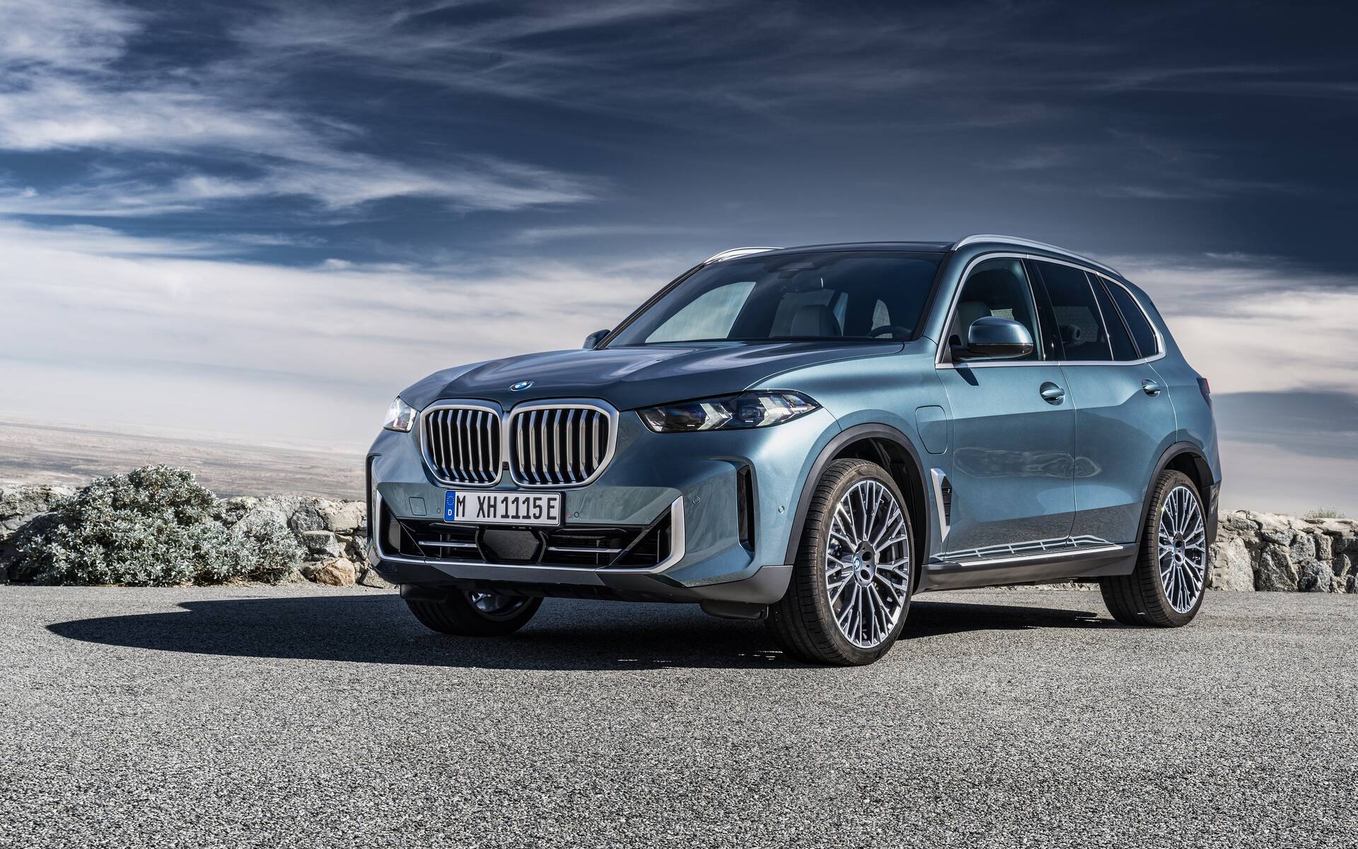 2024 BMW X5, X6 Get Fresh Styling, More Power, Longer EV Range Car Guide
