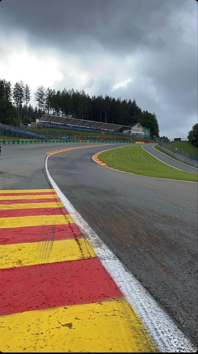 SPA Eau Rouge. F1 Wallpaper Hd, Fotos De Autos, Carros De Películas