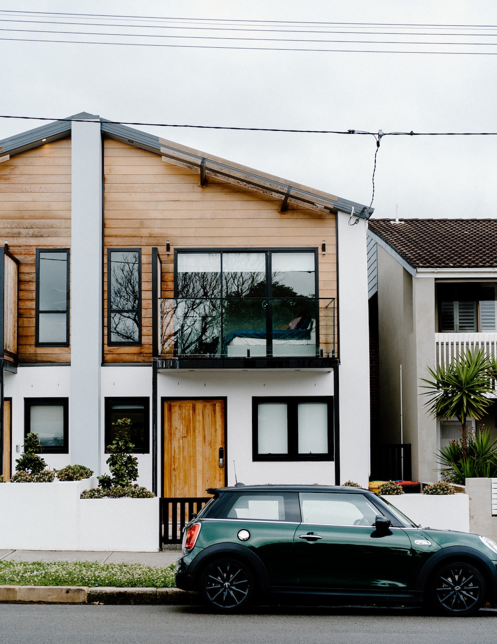 Car House Picture. Download Free Image