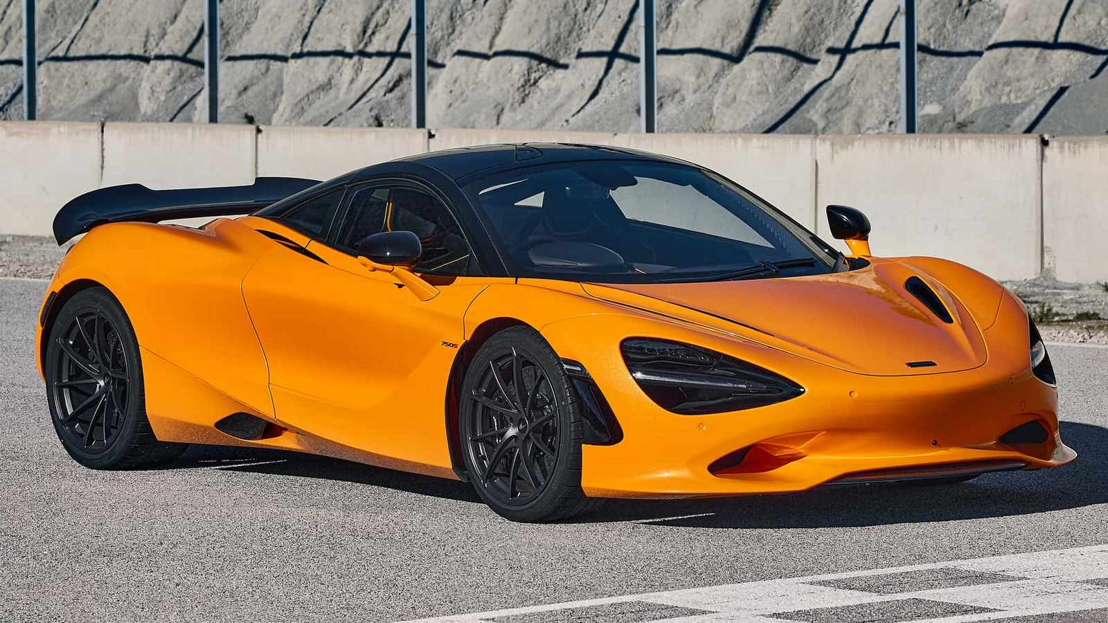 2024 McLaren 750S is a reincarnated version of the 720S with subtle styling tweaks, more power, and lighter components