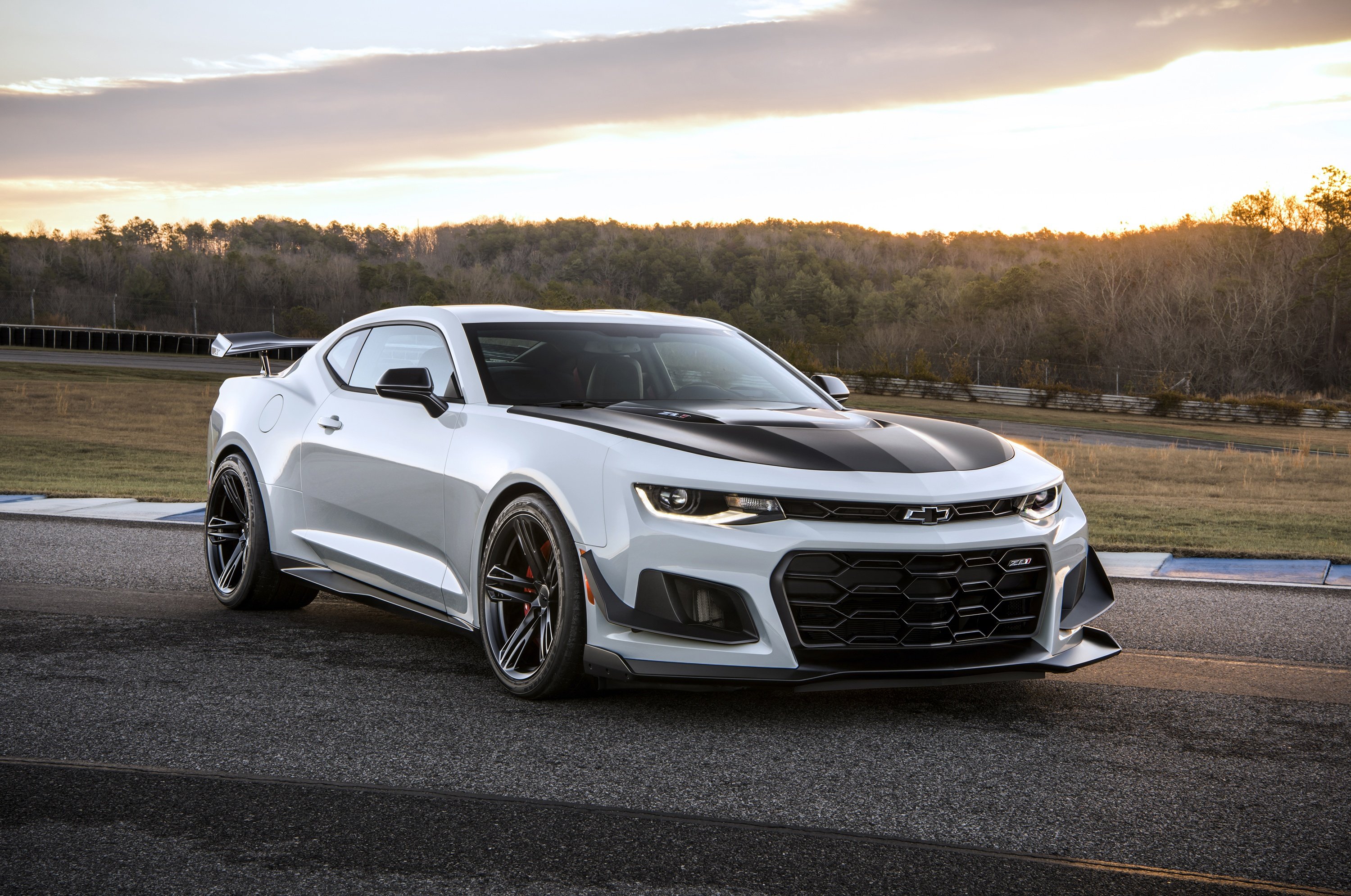 Chevrolet Camaro ZL1 1LE HD Wallpaper and Background