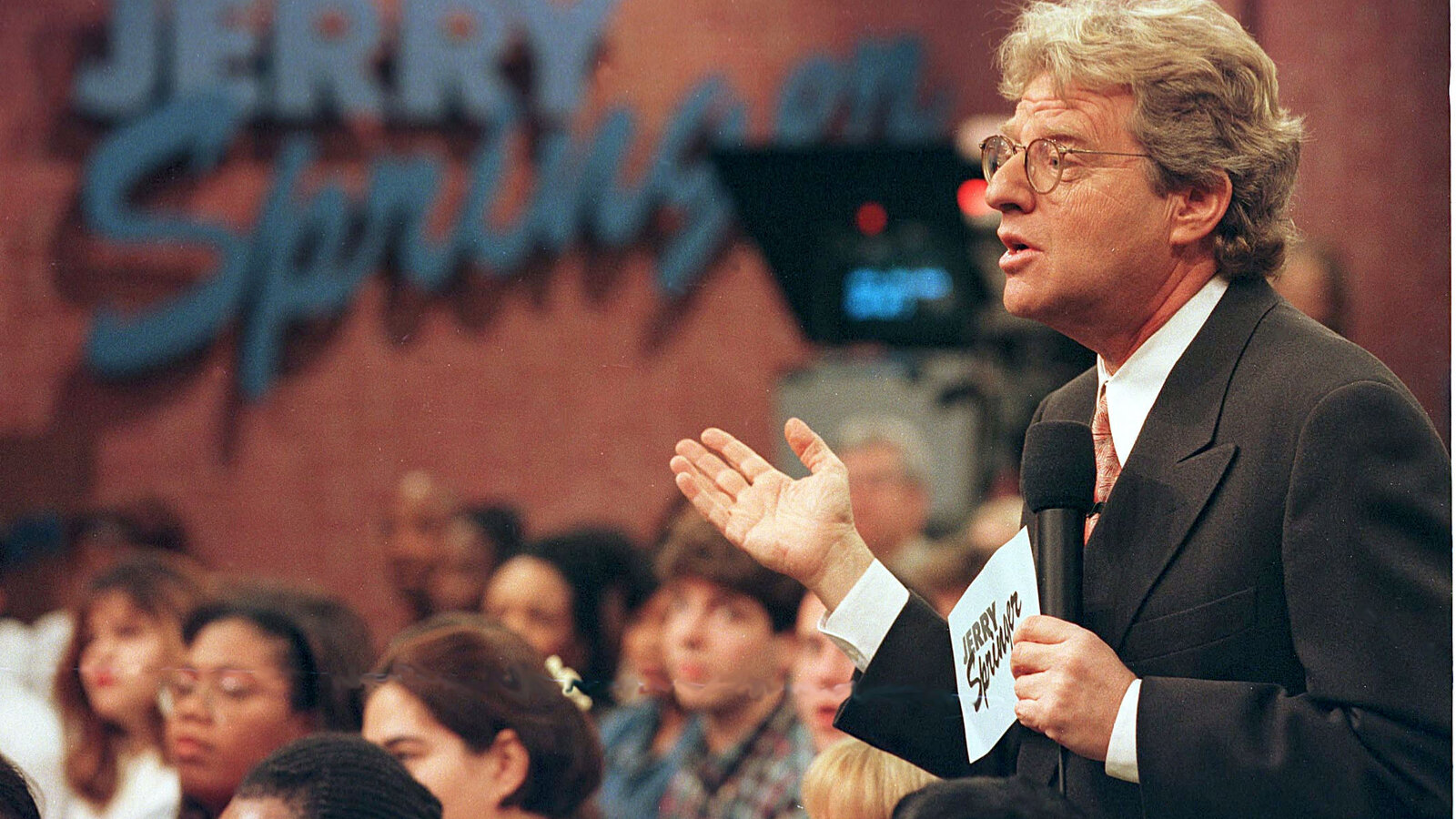 Jerry Springer, Host of a Raucous TV Talk Show, Is Dead